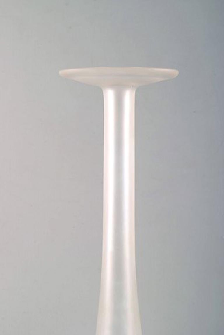Large Art Deco Lalique art glass vase.
Signed: Lalique, France.
Size: 34 cm. high. 14 cm. in diameter.
In perfect condition.