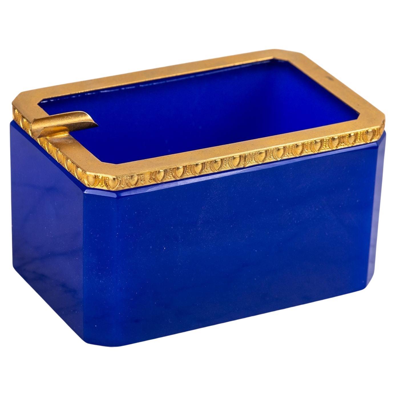 Grande posacenere opalino Art Deco in Lapislazzuli con supporti in ottone, Francia in vendita