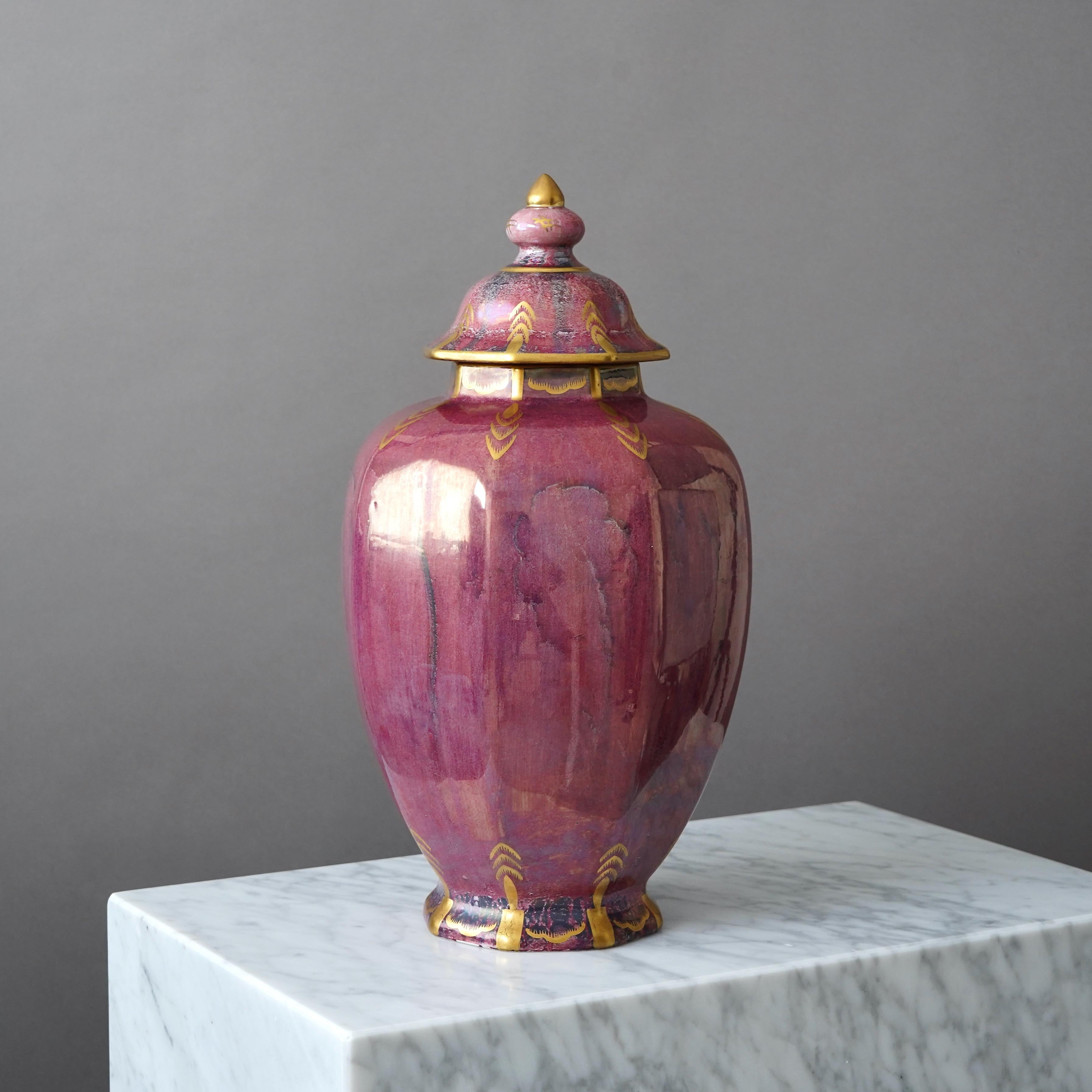 Grande urna con coperchio in lustro Art Déco di Josef Ekberg per Gustavsberg, Svezia, 1930 in vendita 4