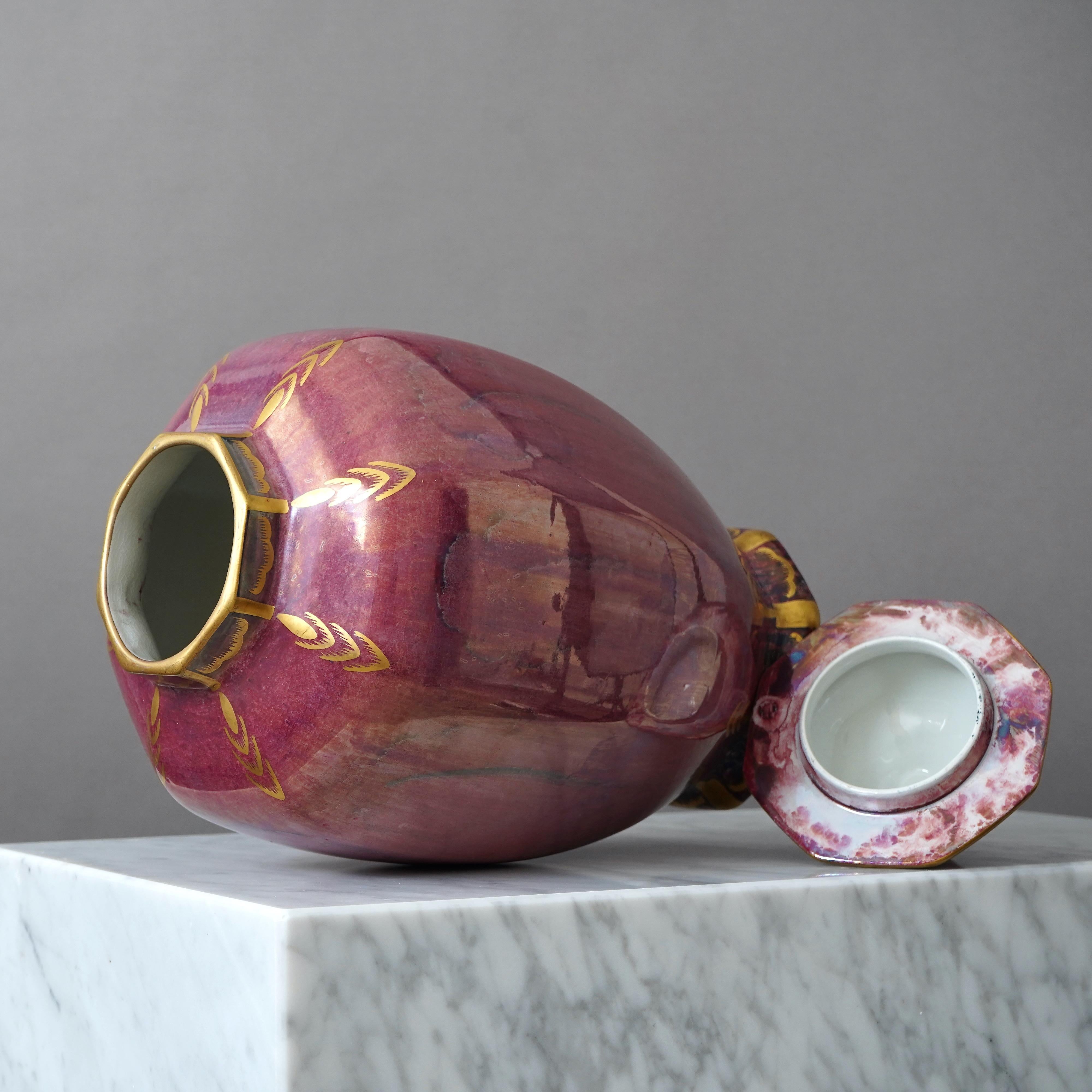 Grande urna con coperchio in lustro Art Déco di Josef Ekberg per Gustavsberg, Svezia, 1930 in vendita 1