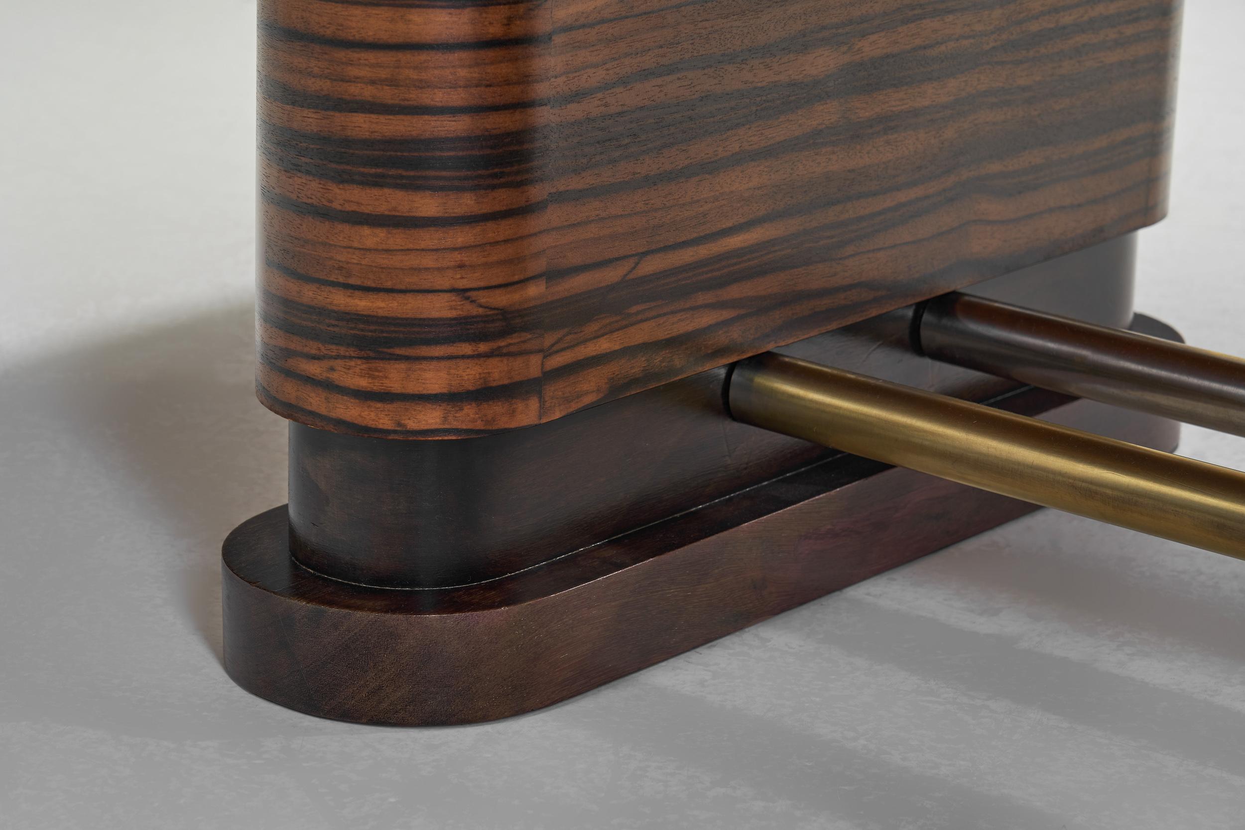 Großer Art-Deco-Tisch aus Makassar-Ebenholz, Europa 1930er Jahre im Angebot 9