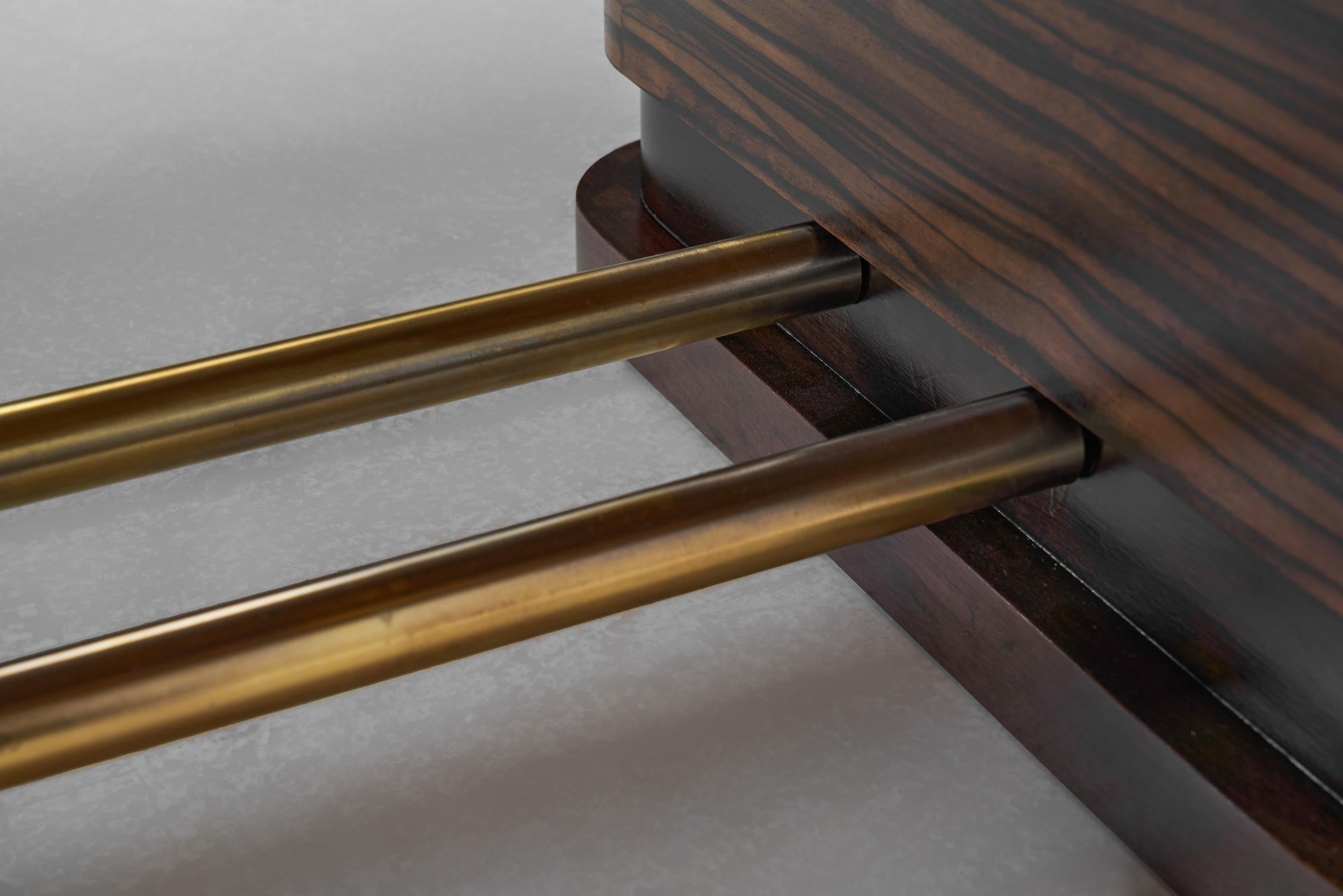 Großer Art-Deco-Tisch aus Makassar-Ebenholz, Europa 1930er Jahre im Angebot 10