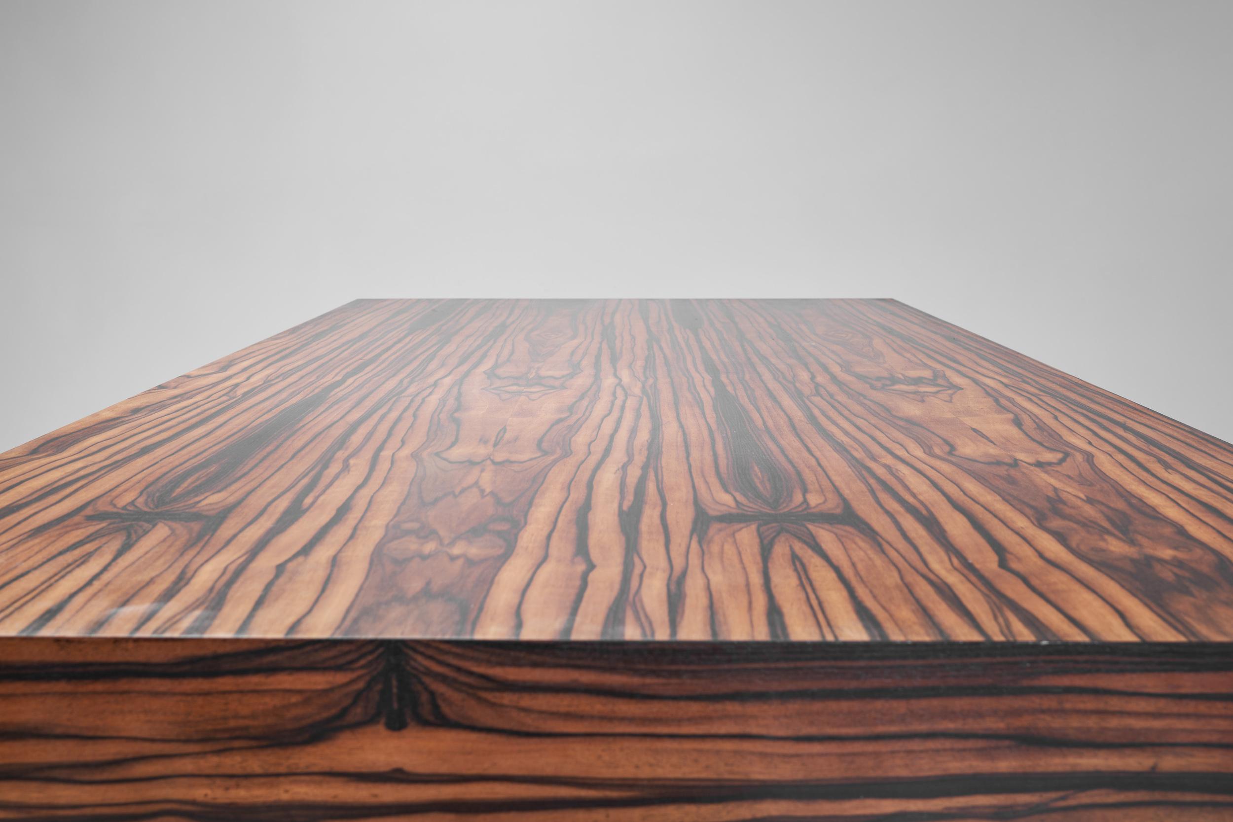 Großer Art-Deco-Tisch aus Makassar-Ebenholz, Europa 1930er Jahre im Angebot 2