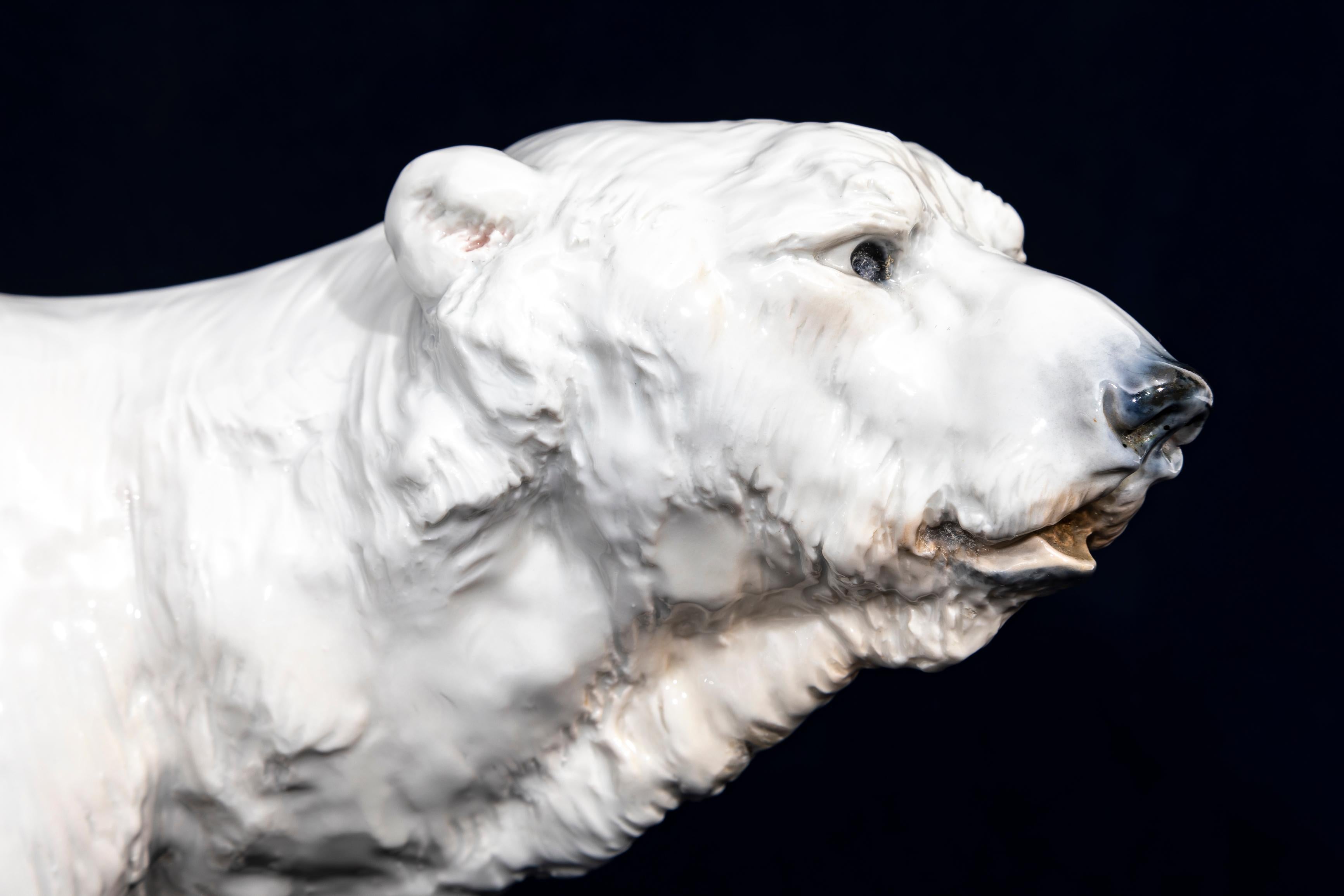 Large Art Deco Meissen Porcelain Sculpture of a Polar Bear by Otto Jarl In Good Condition For Sale In New York, NY