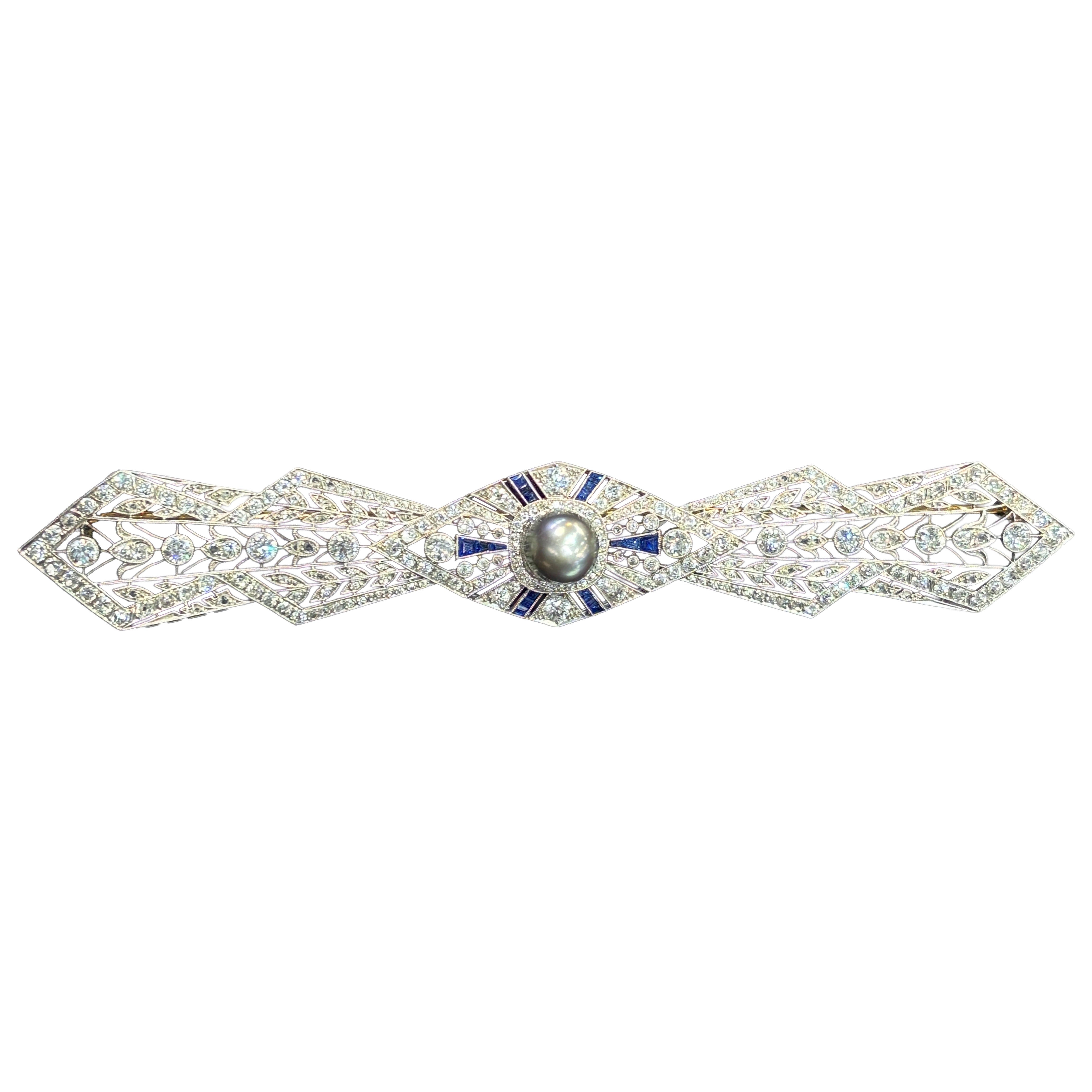Grande broche Art Deco en perles naturelles et diamants en vente