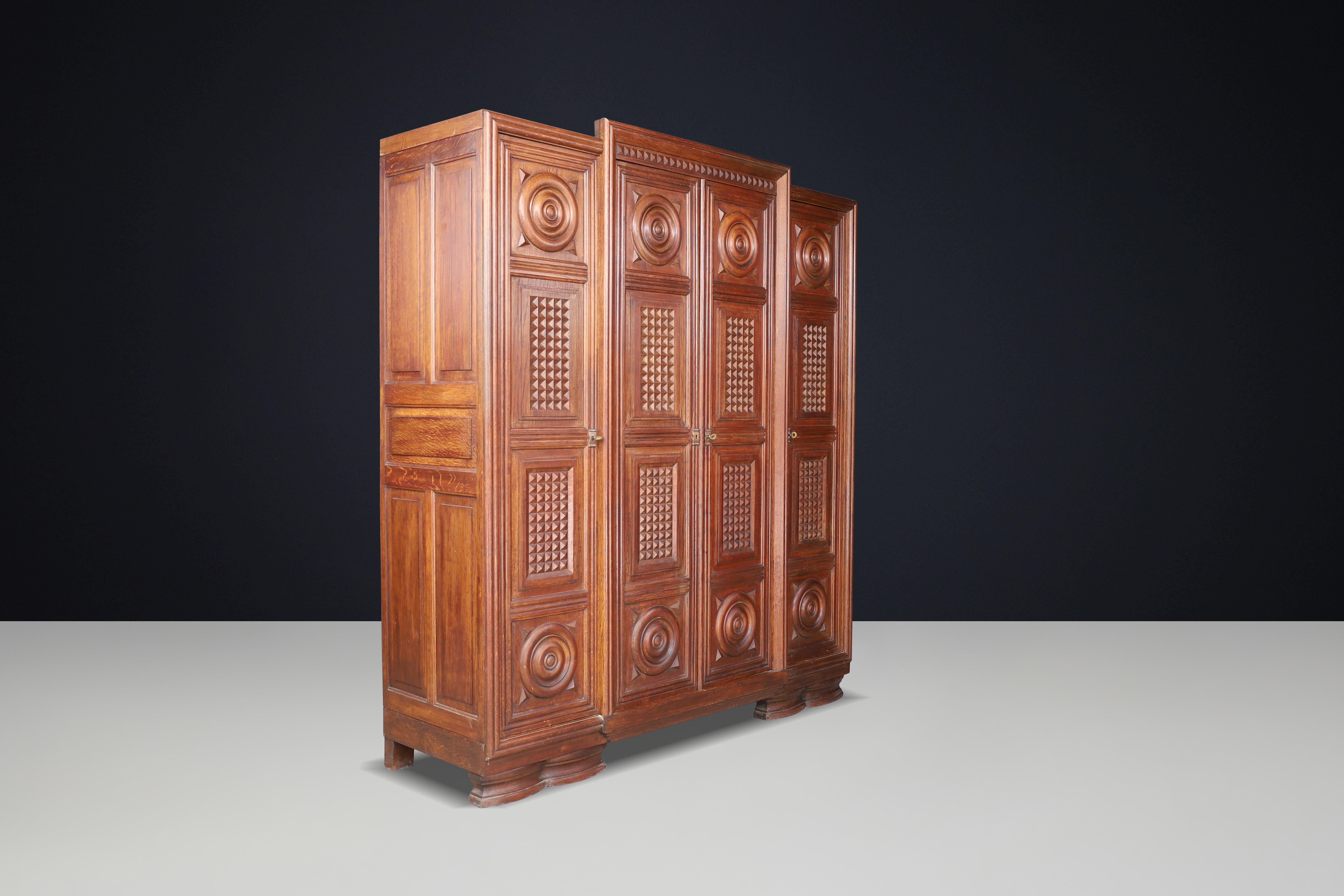 Gran Armario Art Decó de roble de cuatro puertas de Charles Dudouyt, Francia, años 30. en venta 7