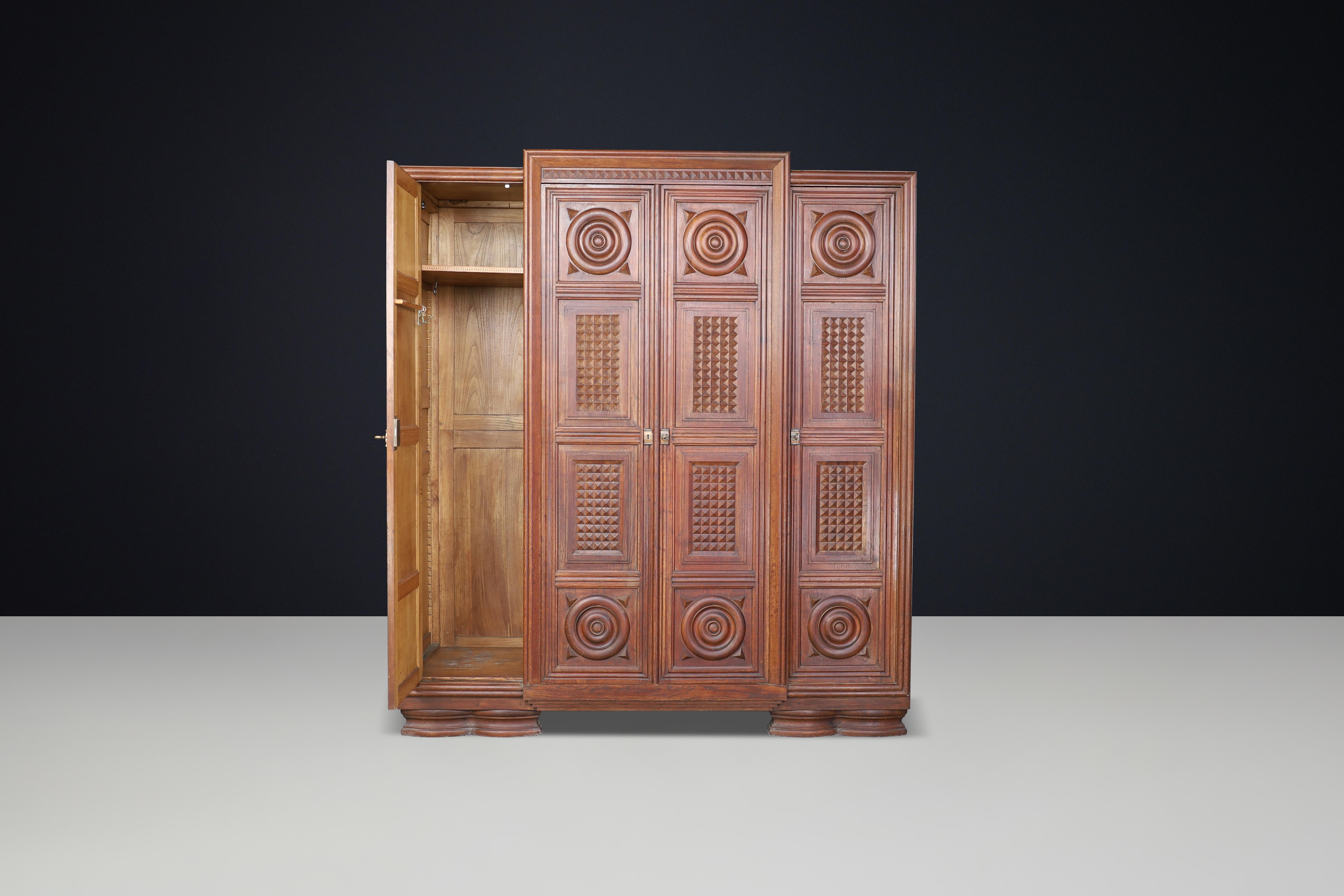 Gran Armario Art Decó de roble de cuatro puertas de Charles Dudouyt, Francia, años 30. en venta 8