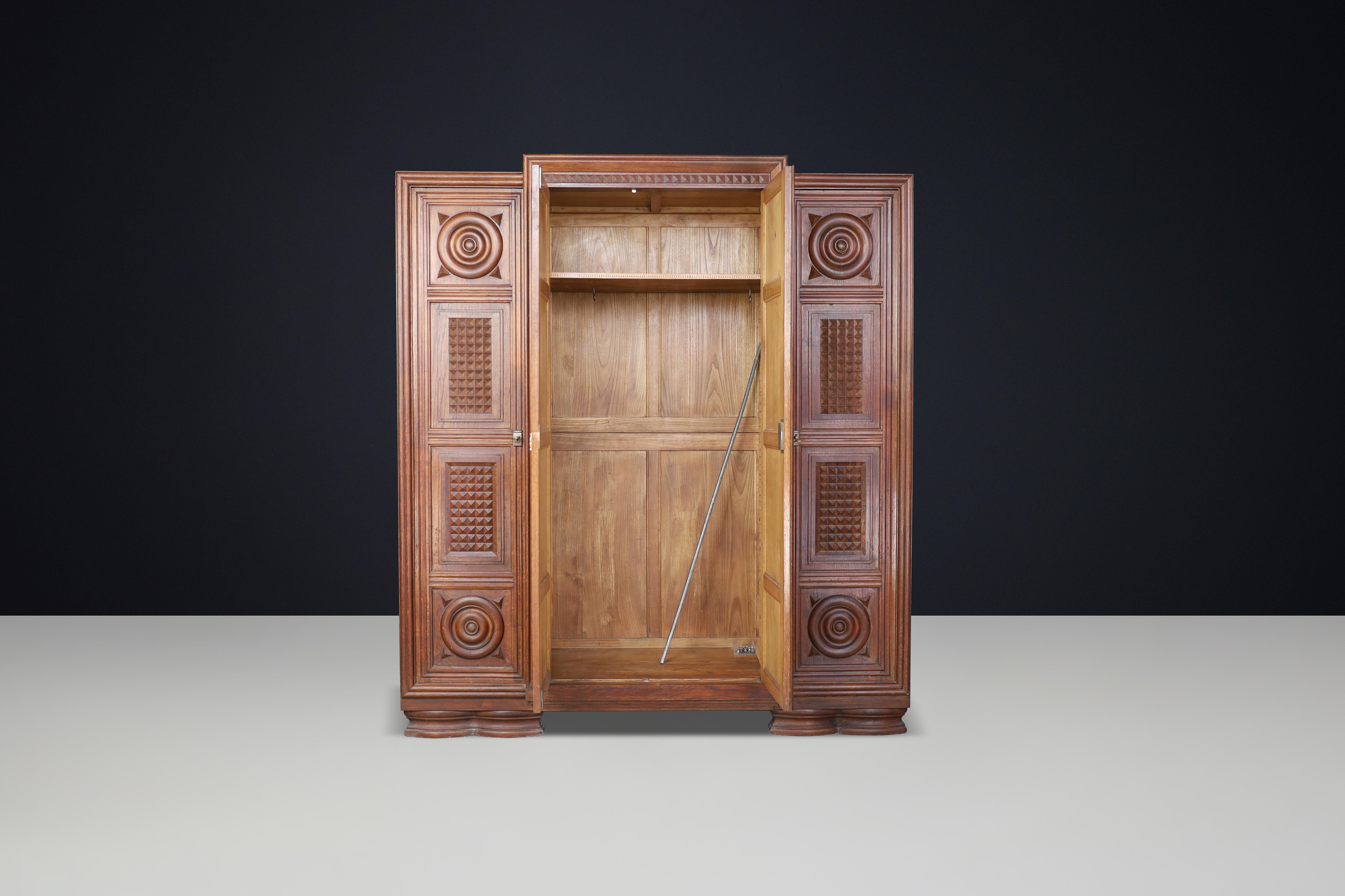Gran Armario Art Decó de roble de cuatro puertas de Charles Dudouyt, Francia, años 30. en venta 9