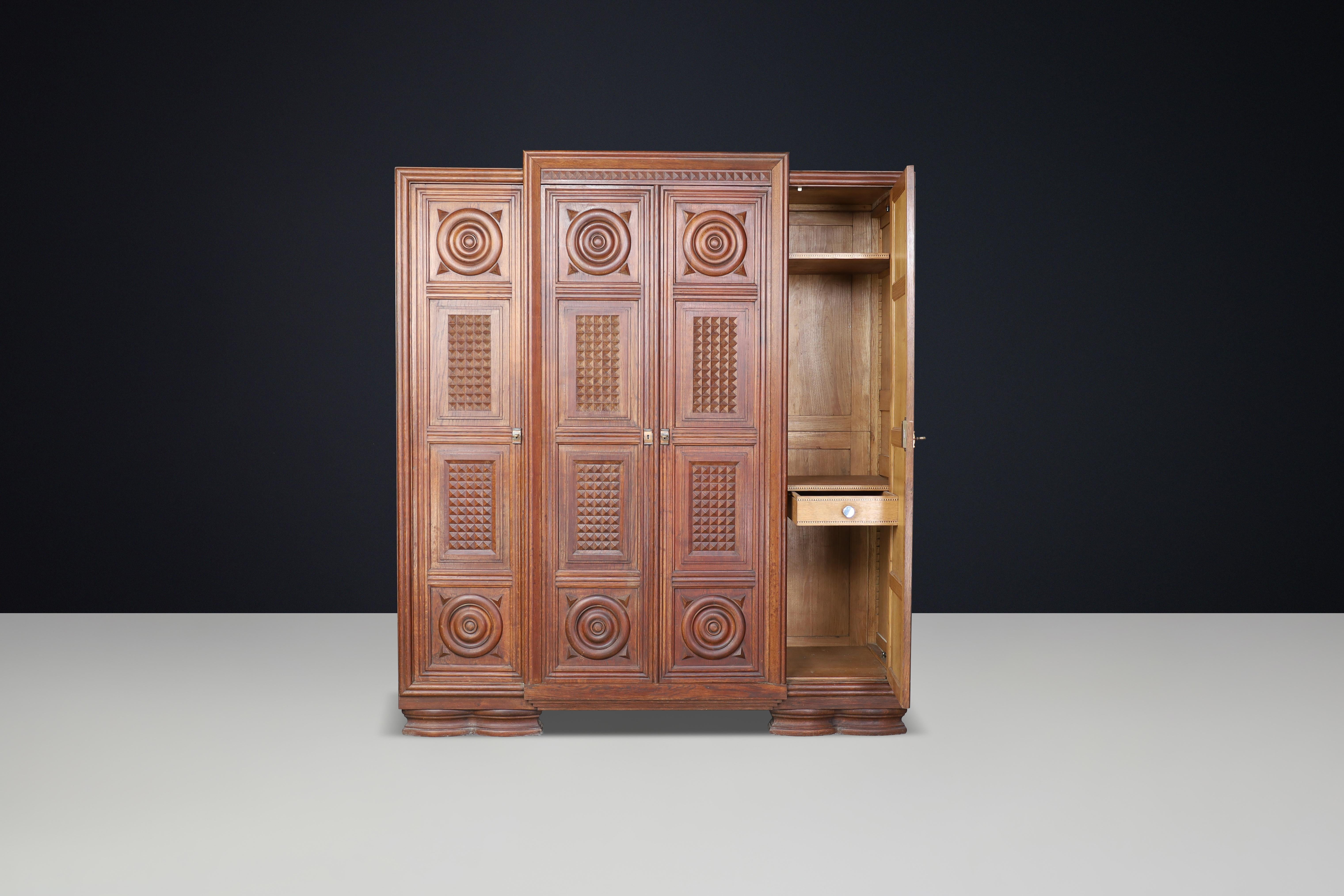 Gran Armario Art Decó de roble de cuatro puertas de Charles Dudouyt, Francia, años 30. en venta 10