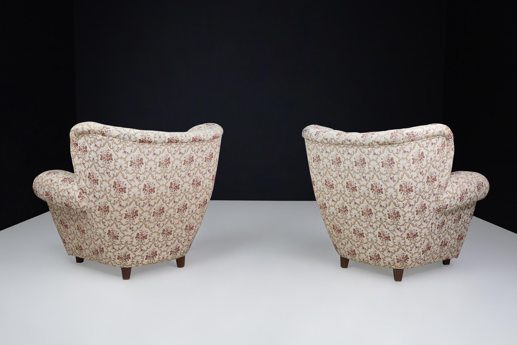 Large Art-Deco Pair Armchairs in Original Floral Upholstery, Praque 1930s In Good Condition For Sale In Almelo, NL