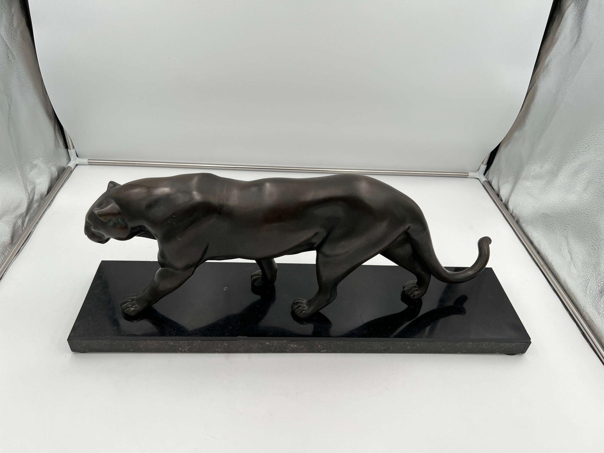 French Large Art Deco Panther Sculpture by Rules, Bronze, Marble, France, circa 1930