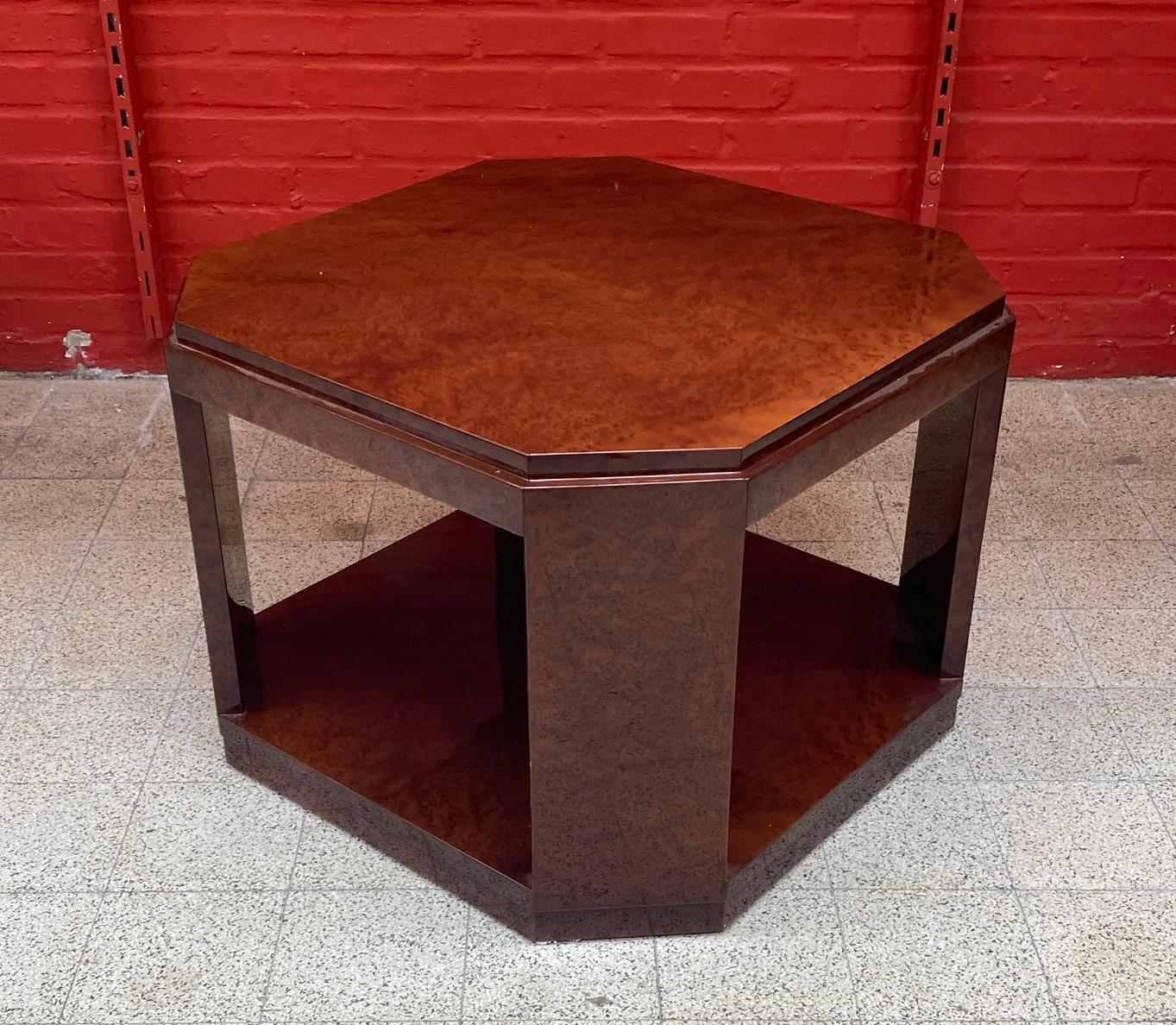 Large Art Deco pedestal table in amboyna burl circa 1930
refinished, some cracks in the veneer are visible
the set is in very good condition.