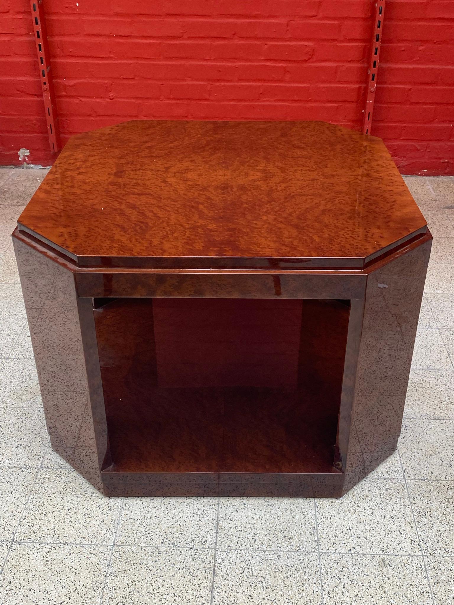 Grande table à piédestal Art Déco en broussin d'Amboyna, vers 1930 en vente 2