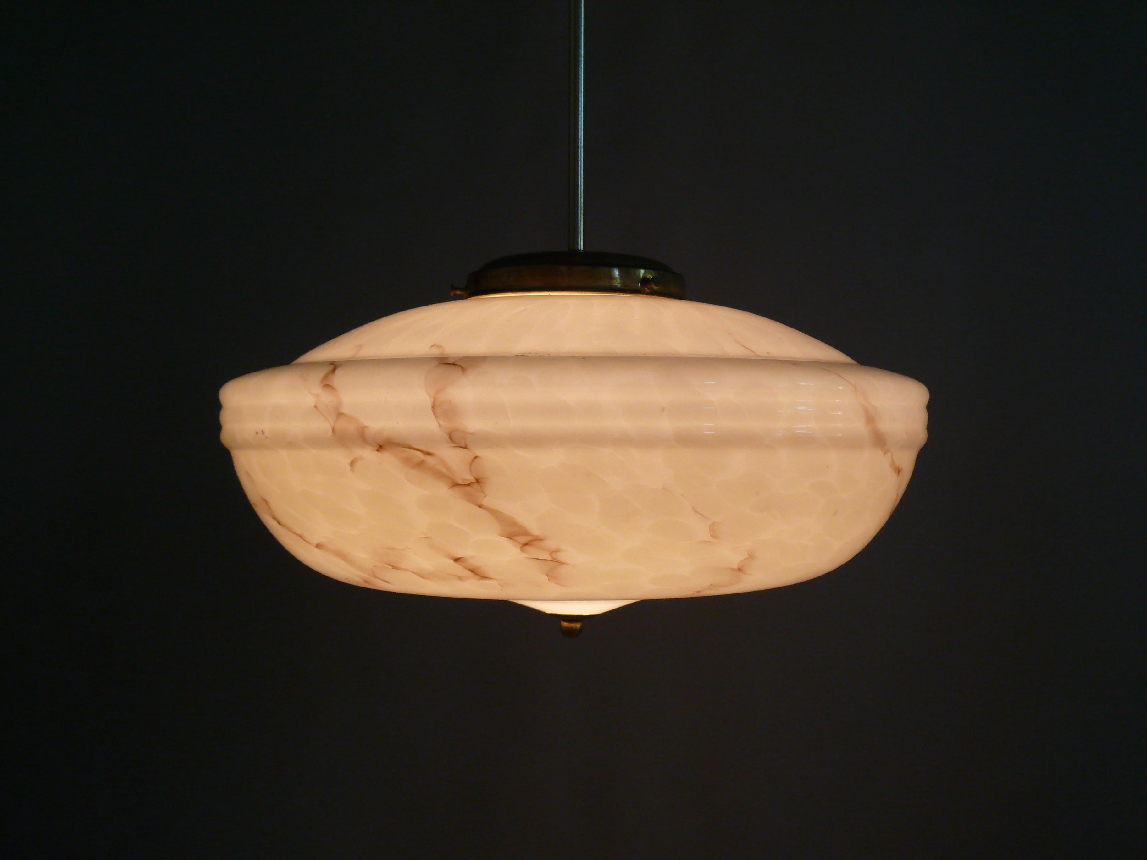 Grande lampada a sospensione Art Déco, anni '30-'40 In condizioni buone in vendita a Schwerin, MV