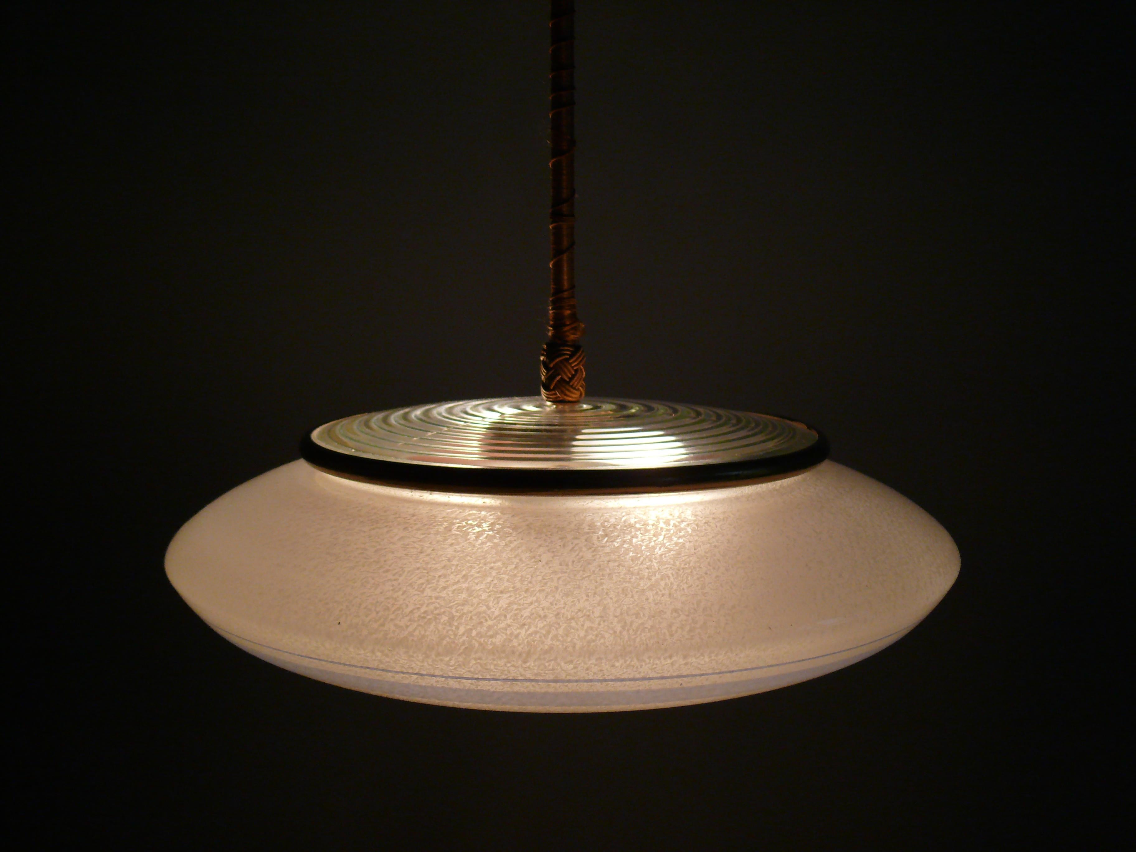 Large Art Déco Pendant Light, 1930s - 1950s in vendita 1