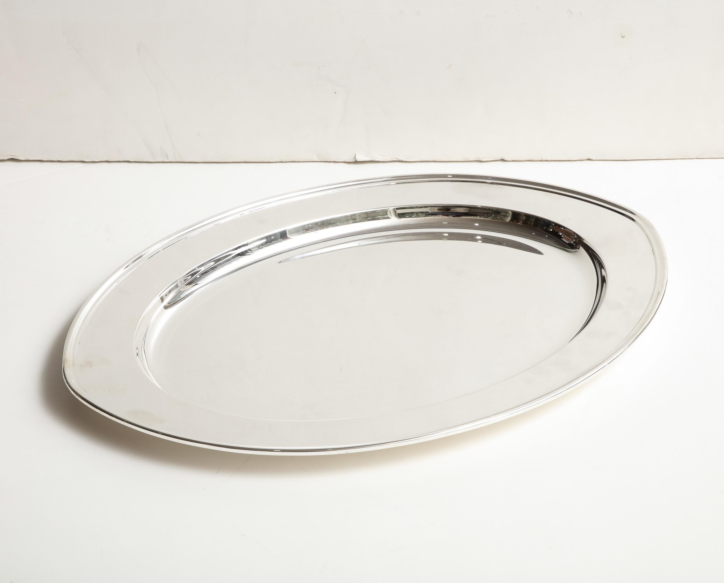Large Art Deco Period Solid Sterling Silver Serving Platter By Gorham In Good Condition For Sale In New York, NY