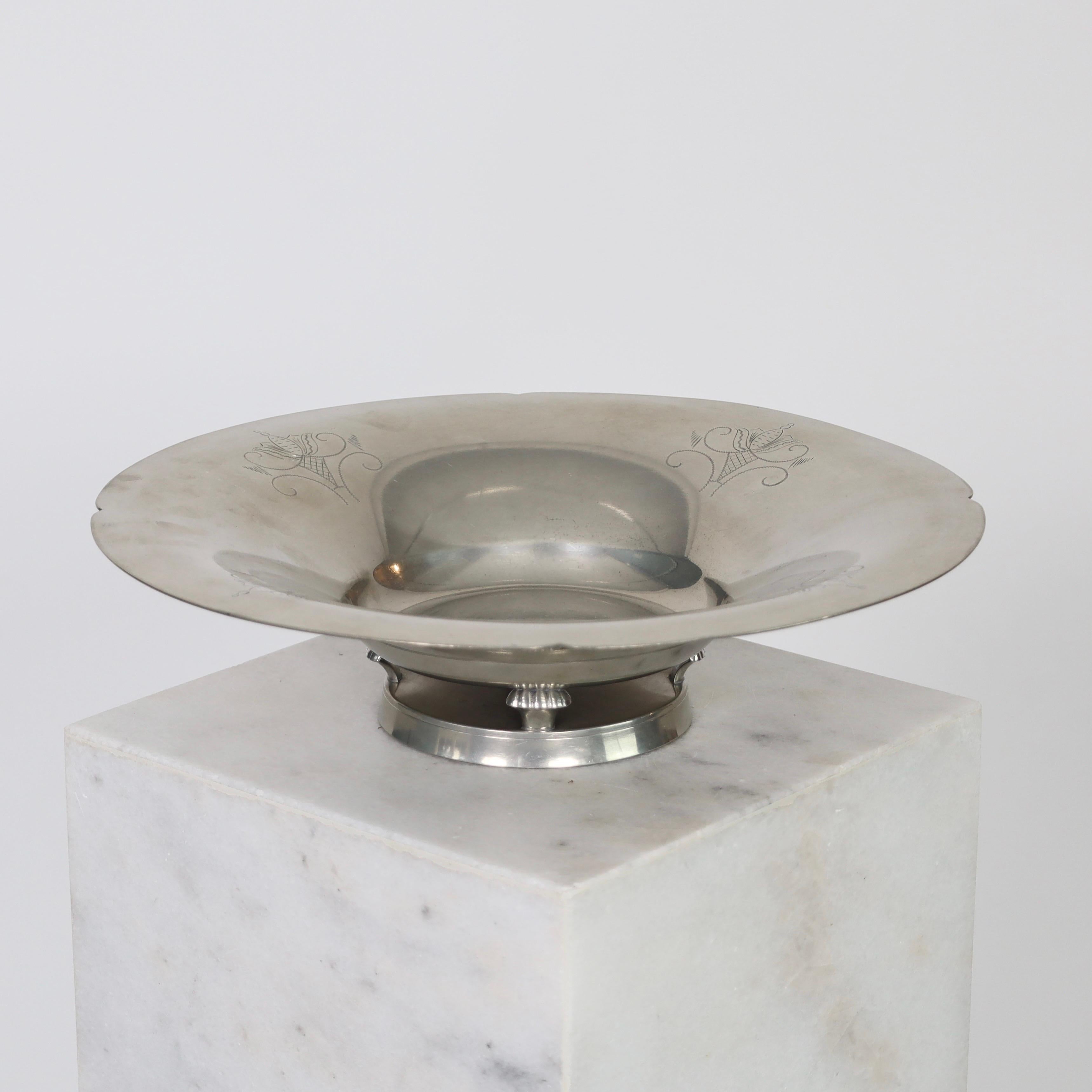 Danois Grand bol en étain Art déco par Just Andersen, années 1930, Danemark en vente