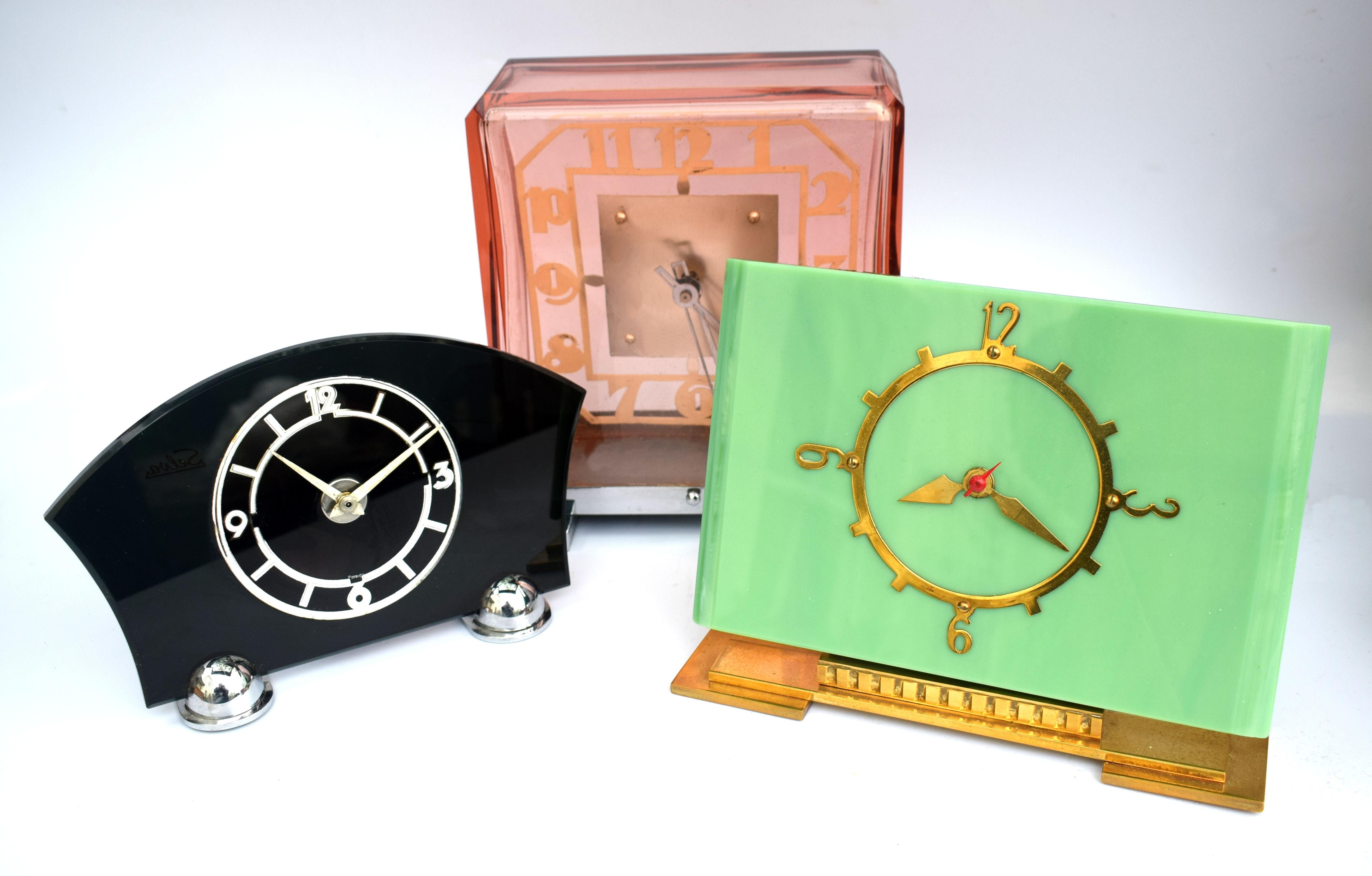 Large Art Deco Rare Modernist French Mantle Clock, circa 1930 1