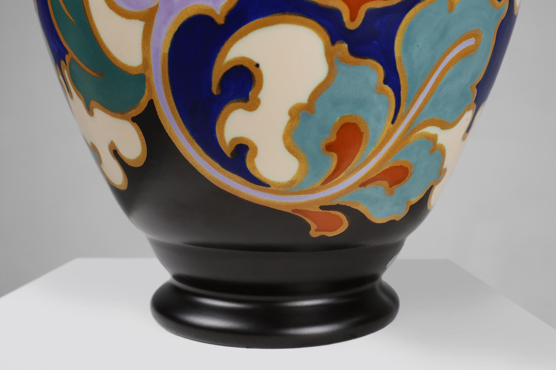 Large Art Deco Regina Gouda vase with Rosario floral decor, The Netherlands 1930 In Good Condition In Meulebeke, BE