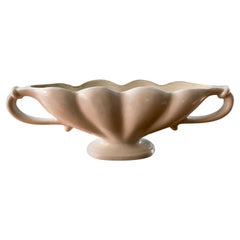 Grand vase Art Deco nervuré:: émaillé blanc ivoire:: en poterie Fulham:: pour compositions florales