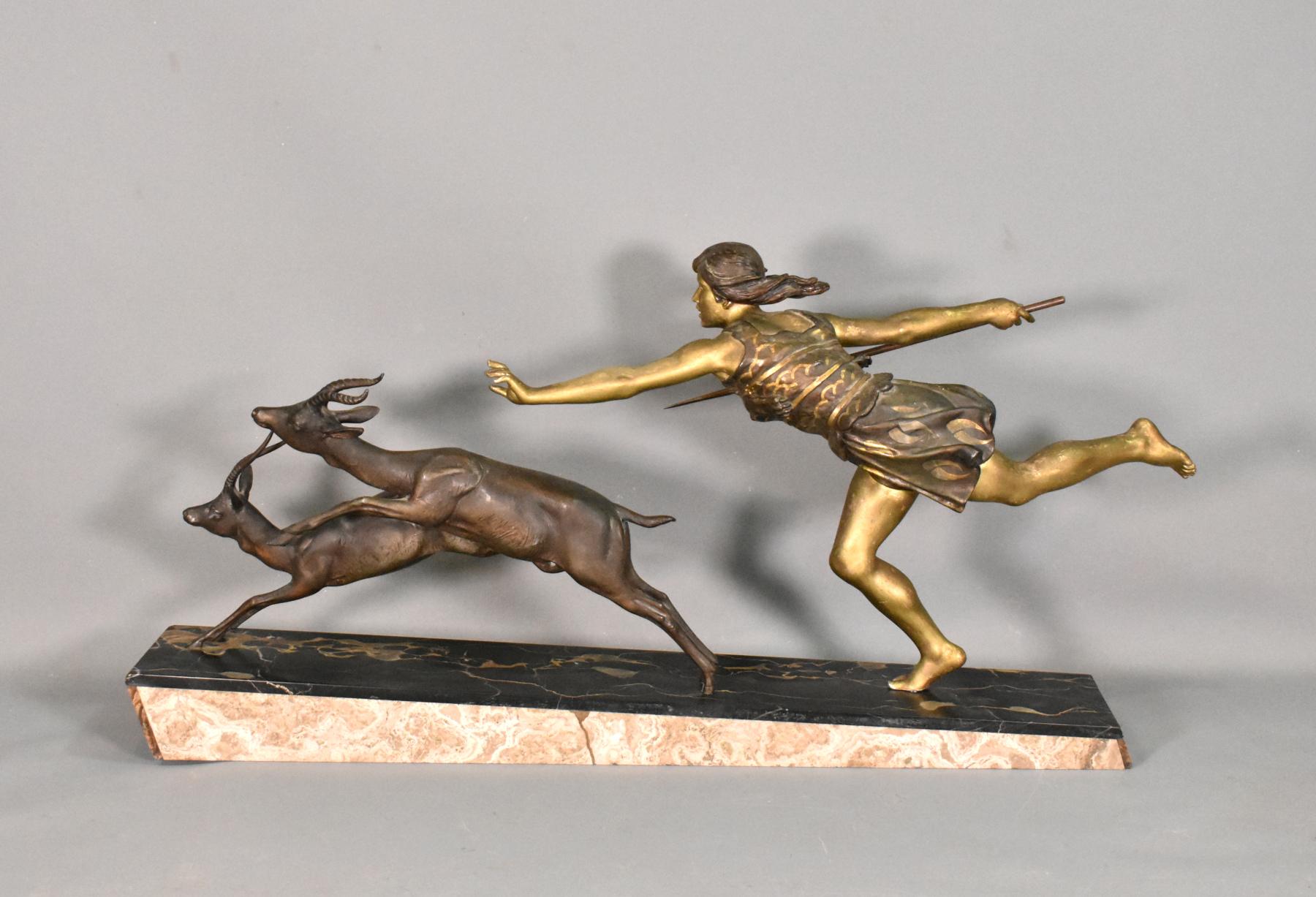 20ième siècle Grande sculpture Art déco Diane la chasseuse de Carlier