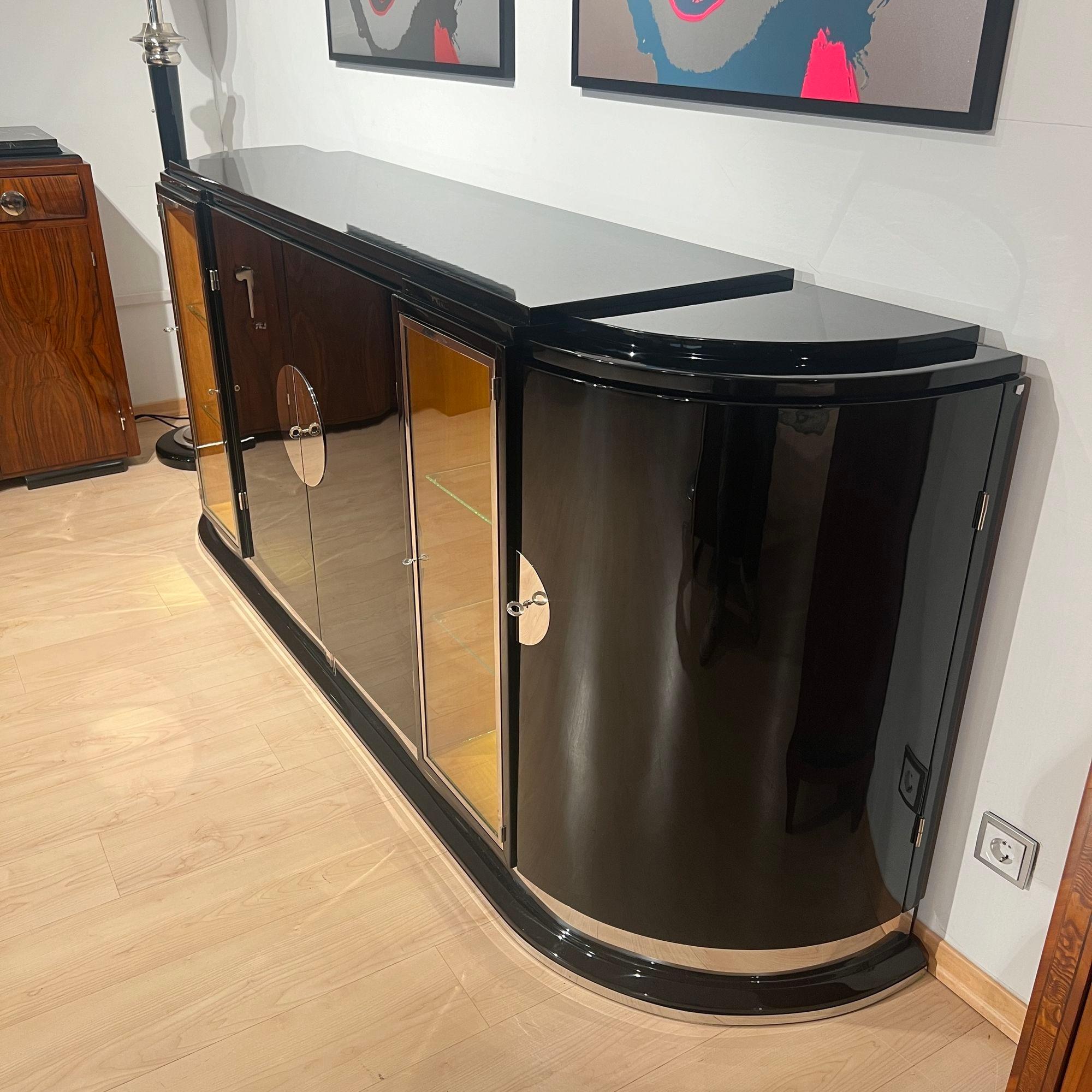 Large Art Deco Sideboard, Black Lacquer, Maple, Lighting, France circa 1930 In Good Condition For Sale In Regensburg, DE
