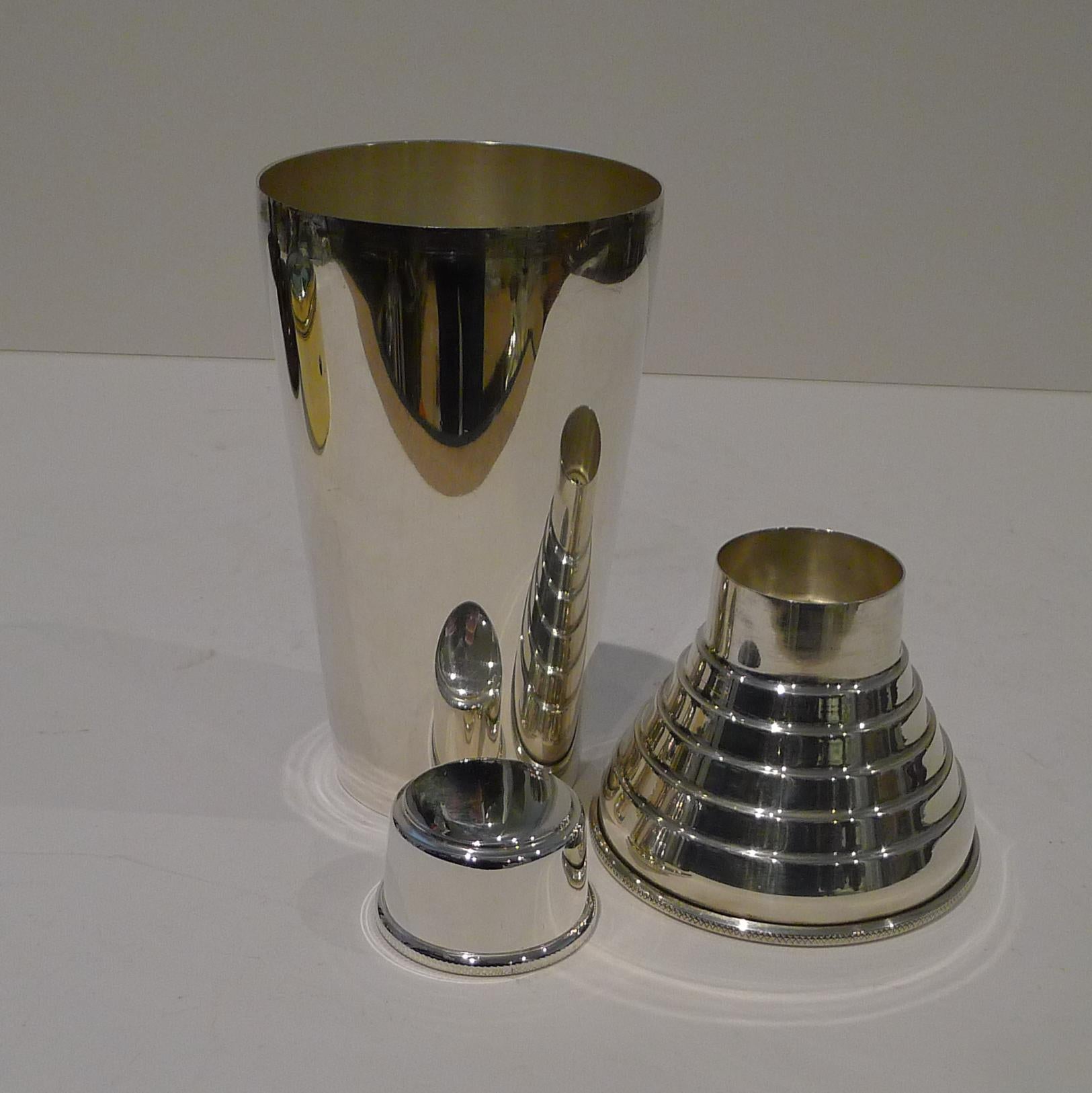 Large Art Deco Silver Plated Cocktail Shaker by Hukin & Heath For Sale 5