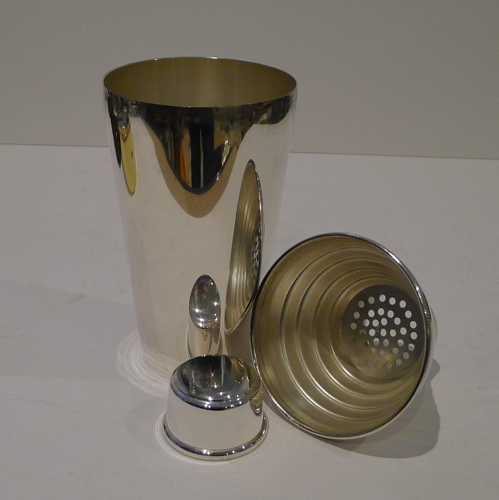 Large Art Deco Silver Plated Cocktail Shaker by Hukin & Heath For Sale 4