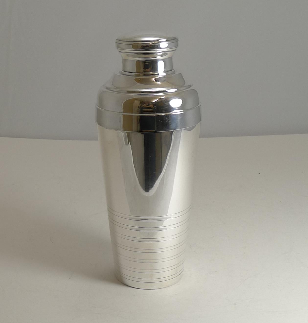 Large Art Deco Silver Plated French Cocktail Shaker, circa 1930 3