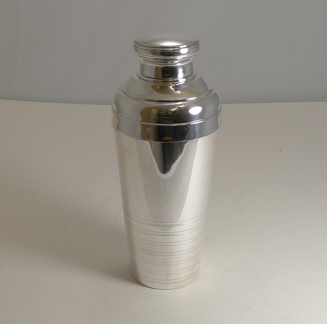 Large Art Deco Silver Plated French Cocktail Shaker, circa 1930 4