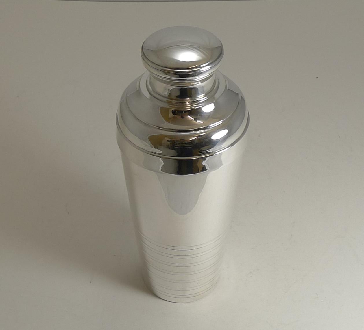 Large Art Deco Silver Plated French Cocktail Shaker, circa 1930 5