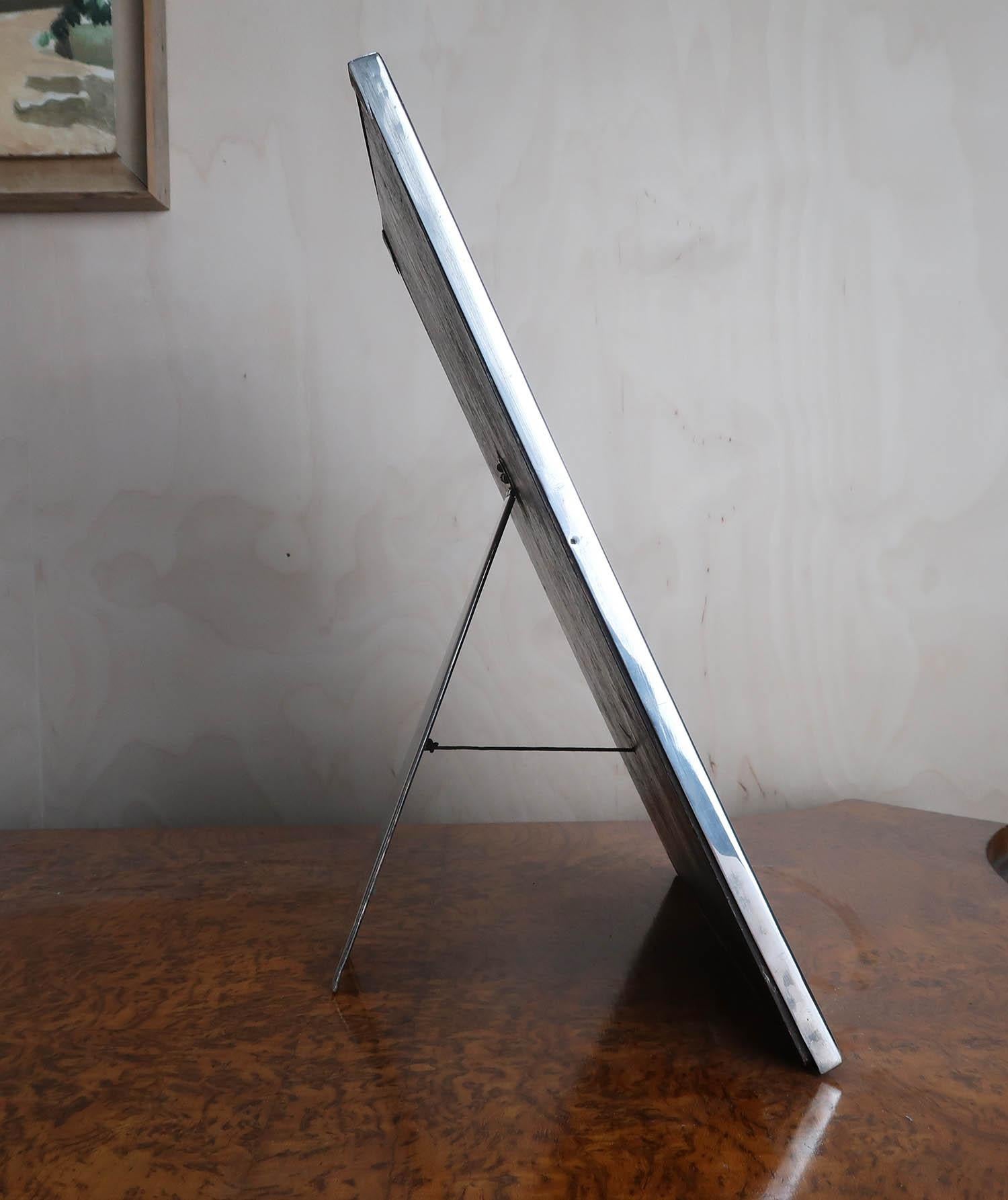Gran marco de fotografía Art Déco chapado en plata. Inglés C.1925 en Bueno estado para la venta en St Annes, Lancashire