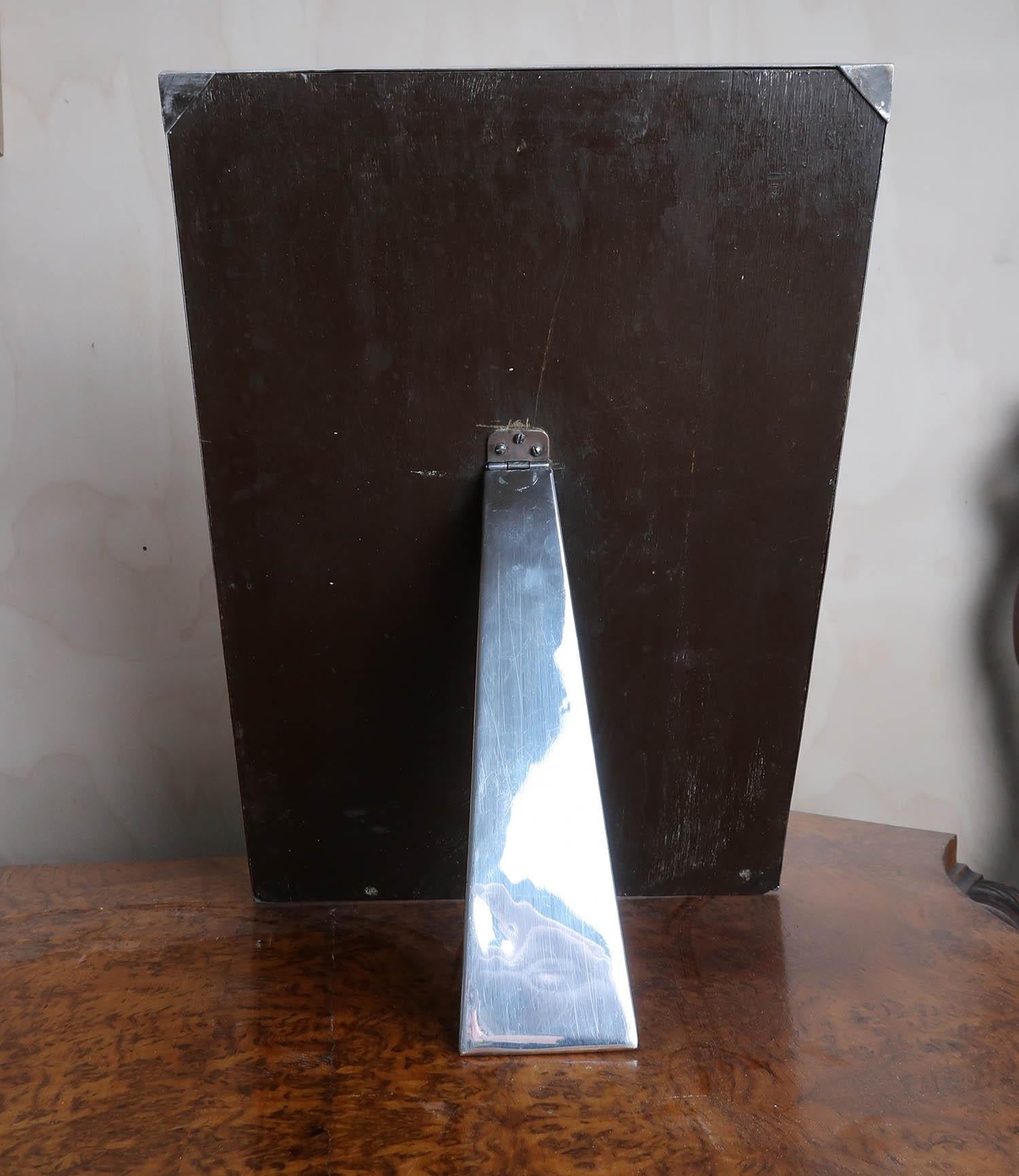 Gran marco de fotografía Art Déco chapado en plata. Inglés C.1925 principios del siglo XX en venta