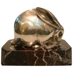 Scultura in bronzo argentato Art Deco di un coniglio, Edouard Marcel Sandoz