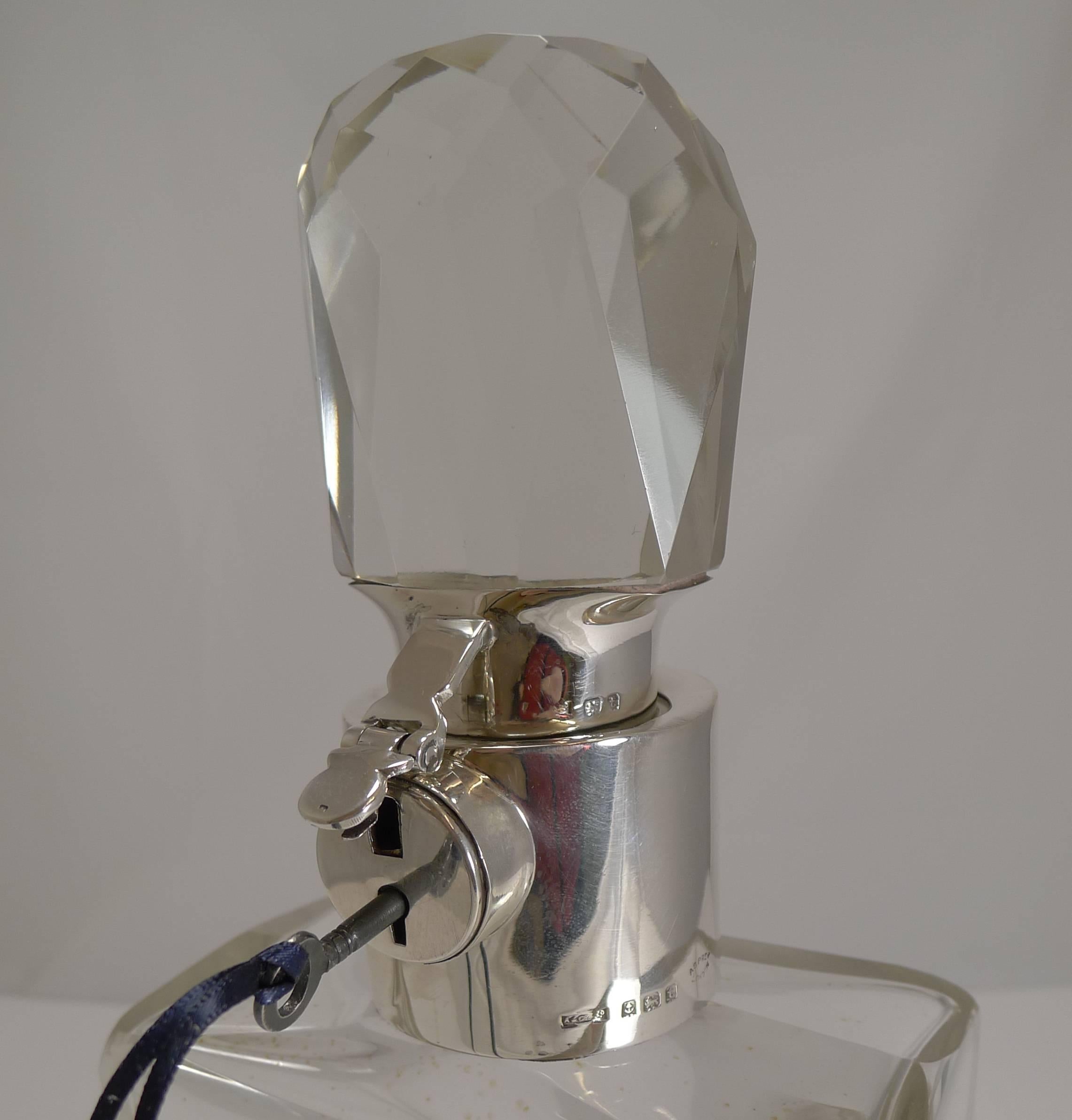 Large Art Deco Sterling Silver Lockable Decanter by Asprey, 1918 In Excellent Condition In Bath, GB