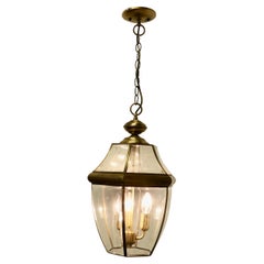 Grande lanterne de salle en laiton et verre de style Art Déco