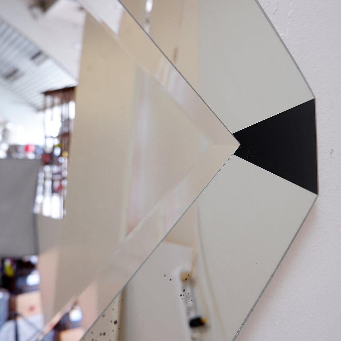 Großer Art Deco Style Diamond Wall Mirror im Angebot 6