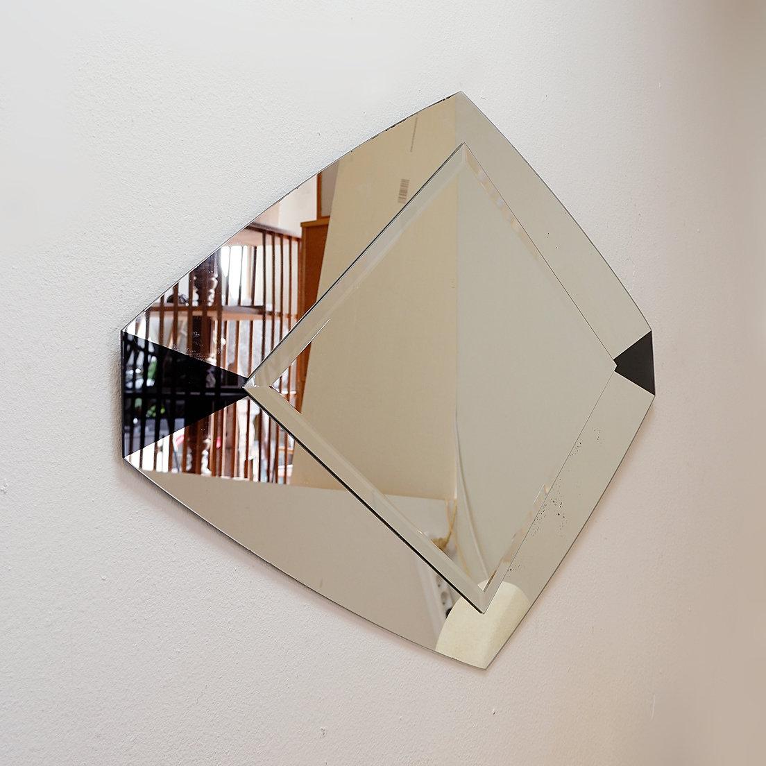 Großer Art Deco Style Diamond Wall Mirror (Art déco) im Angebot