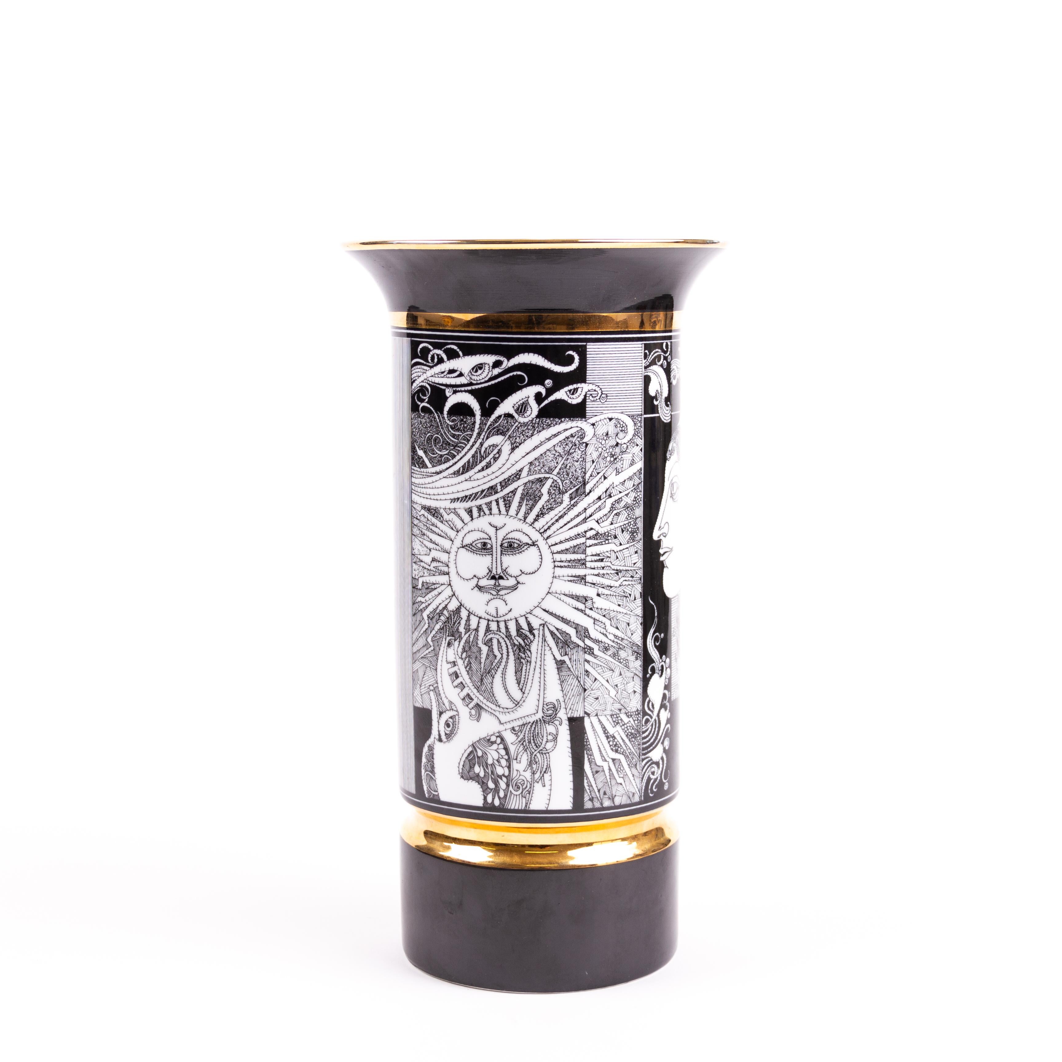 Large Art Deco Style Hungarian 24KT Gold Porcelain Vase by Jurcsák László

Good condition
Free international shipping.