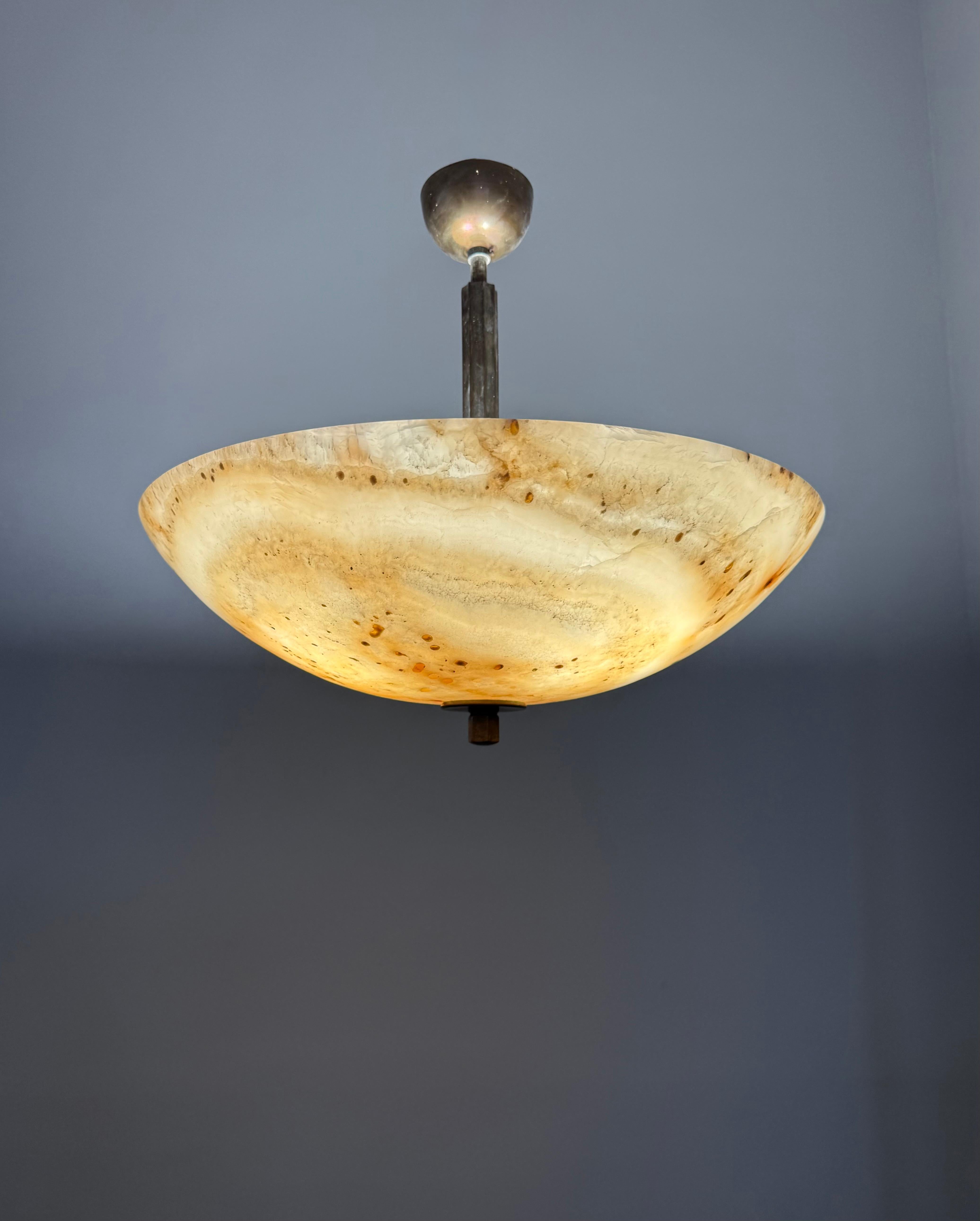 Grande ciondolo in stile Art Déco con paralume in alabastro tipo Giove in vendita 7