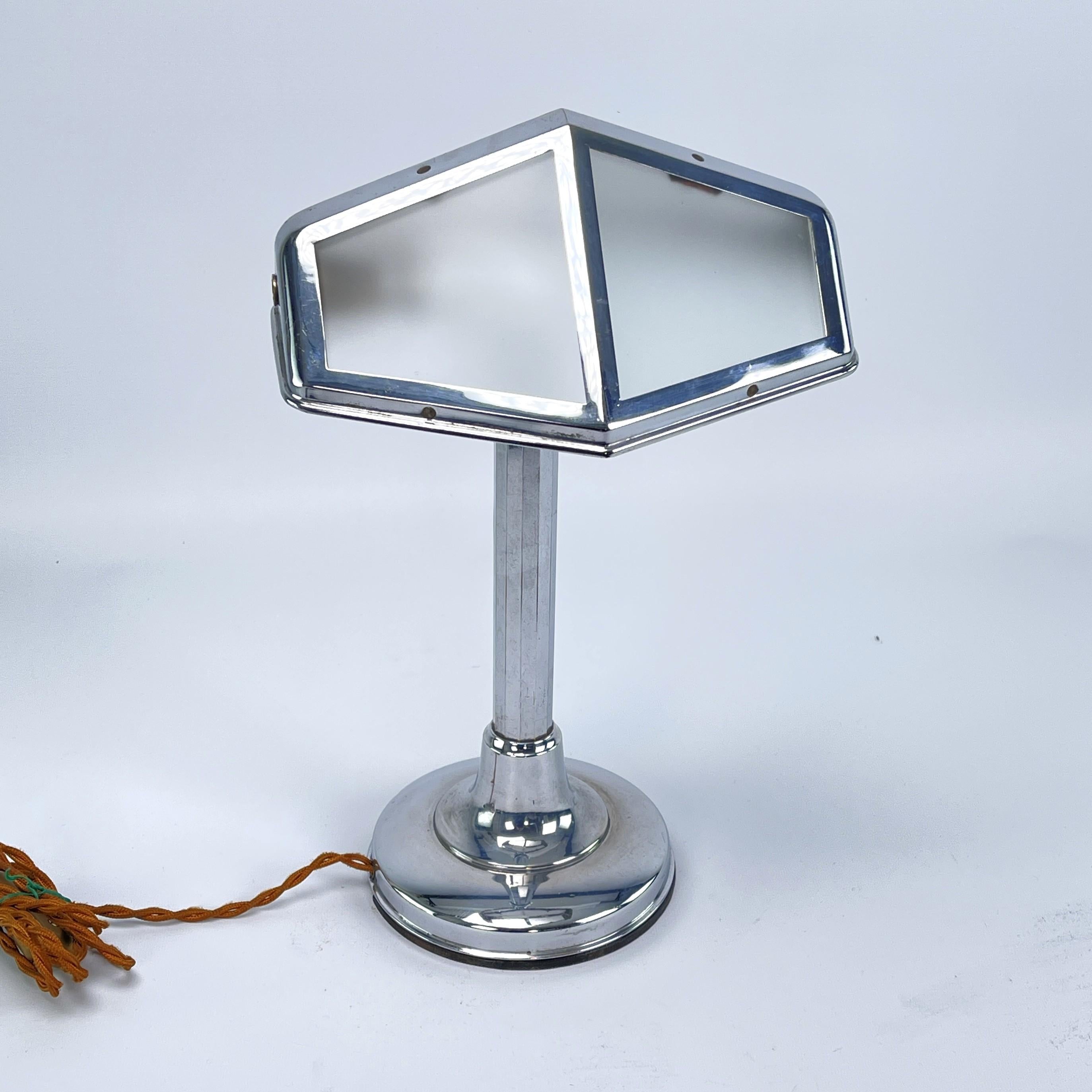 Métal Grande lampe de table ART DECO par PIROUETT, modèle Nizza, années 1930 en vente