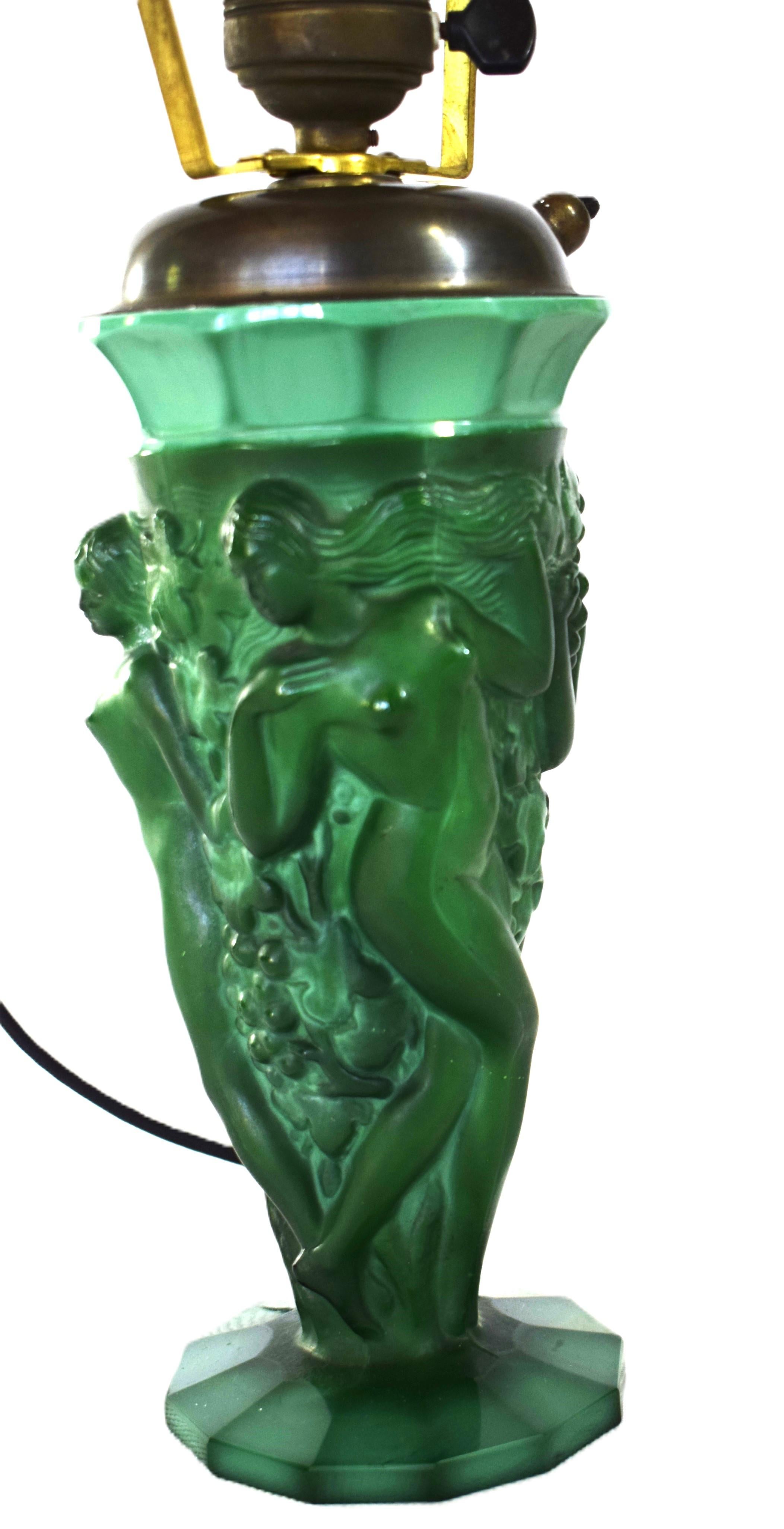 Metà XX secolo Grande lampada da tavolo Art Deco in vetro malachite di Curt Schlevogt, anni '30 in vendita