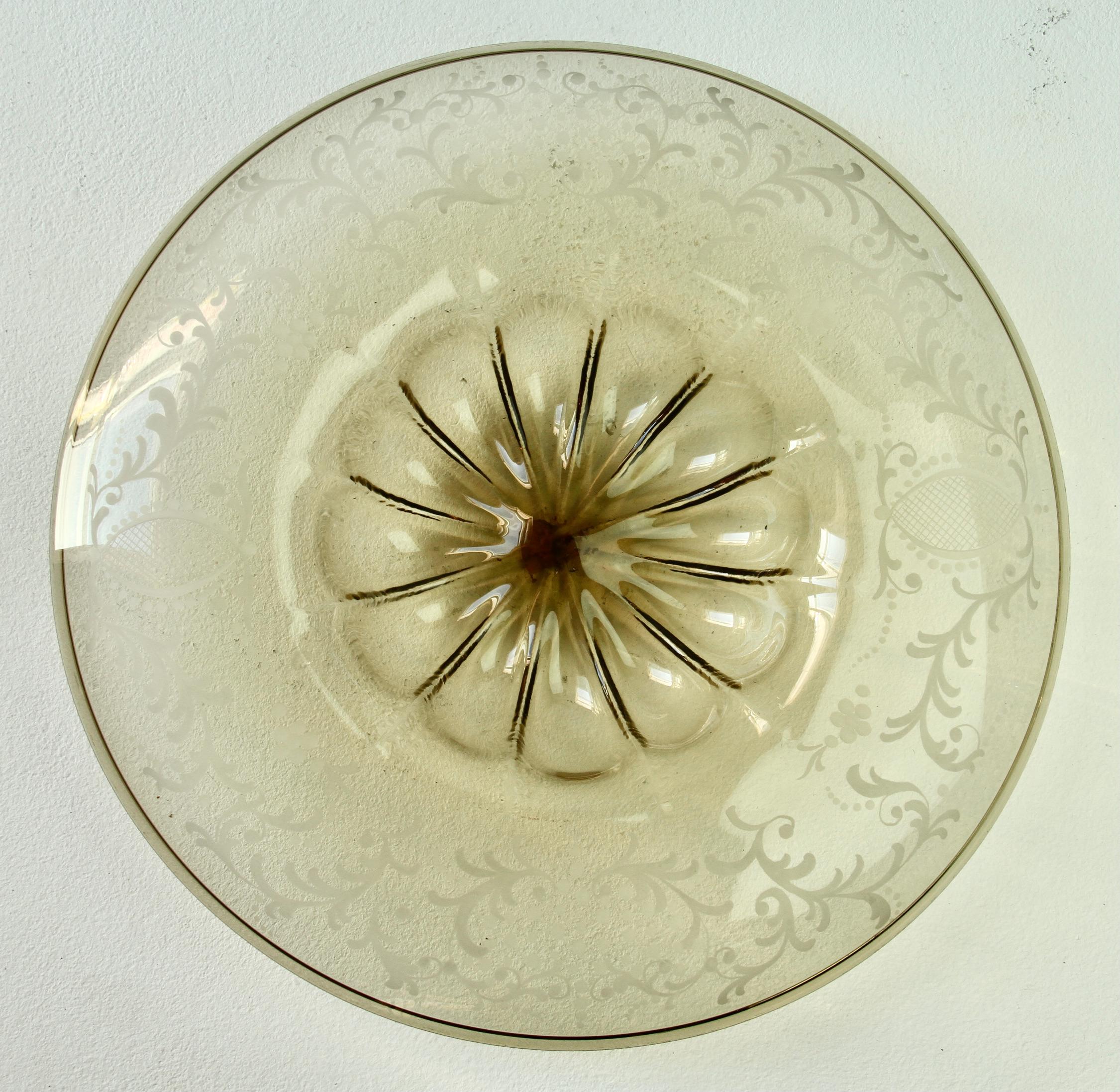 Grand bol ou plat Art Déco en verre de Murano gravé et gravé de topazes vénitiennes, années 1930 en vente 3