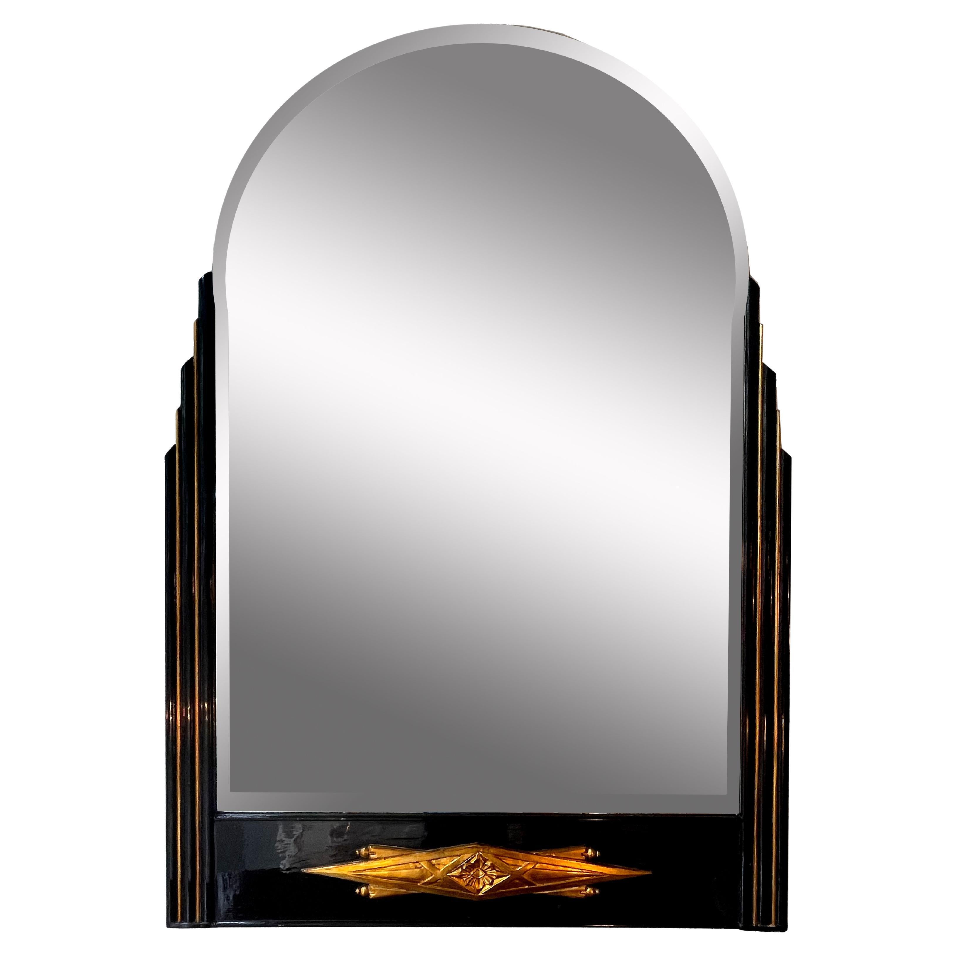 Grand Wall&Deco Mirror  France, vers 1930.  Wood, laqué noir  doré