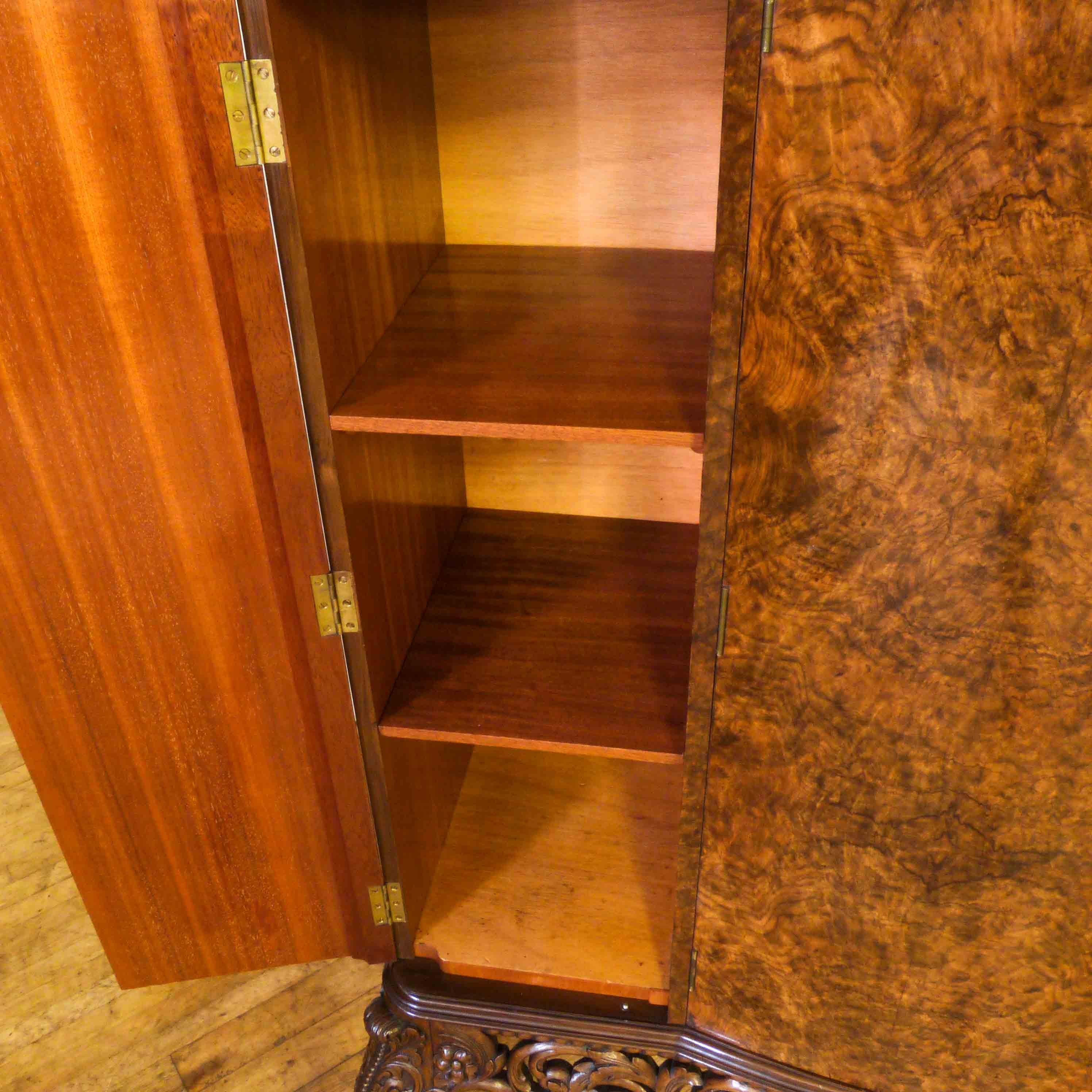 Large Art Deco Walnut Cocktail Cabinet In Good Condition For Sale In Manchester, GB