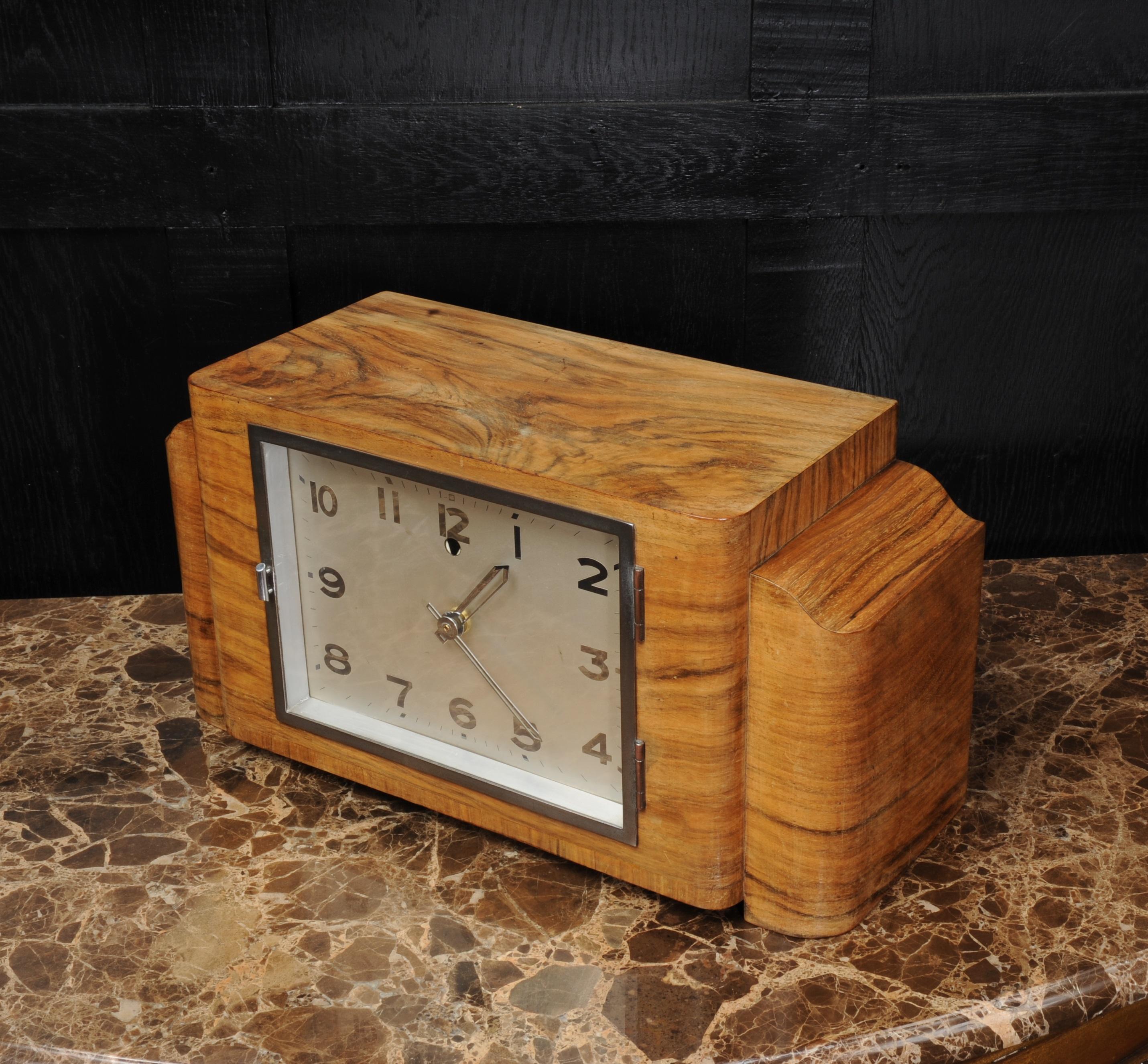 Large Art Deco Walnut Veneered Clock In Good Condition For Sale In Belper, Derbyshire