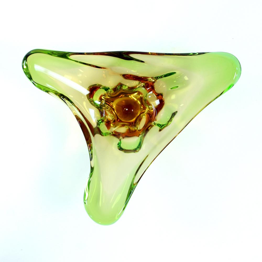 This is an impressive art glass bowl! Large in its size, heavy and full of wonderful details. It was designed by Frantisek Zemek as a part of his Niagara collection. Produced by Glass factory Mstisov in Czechoslovakia in 1960s. The Niagara