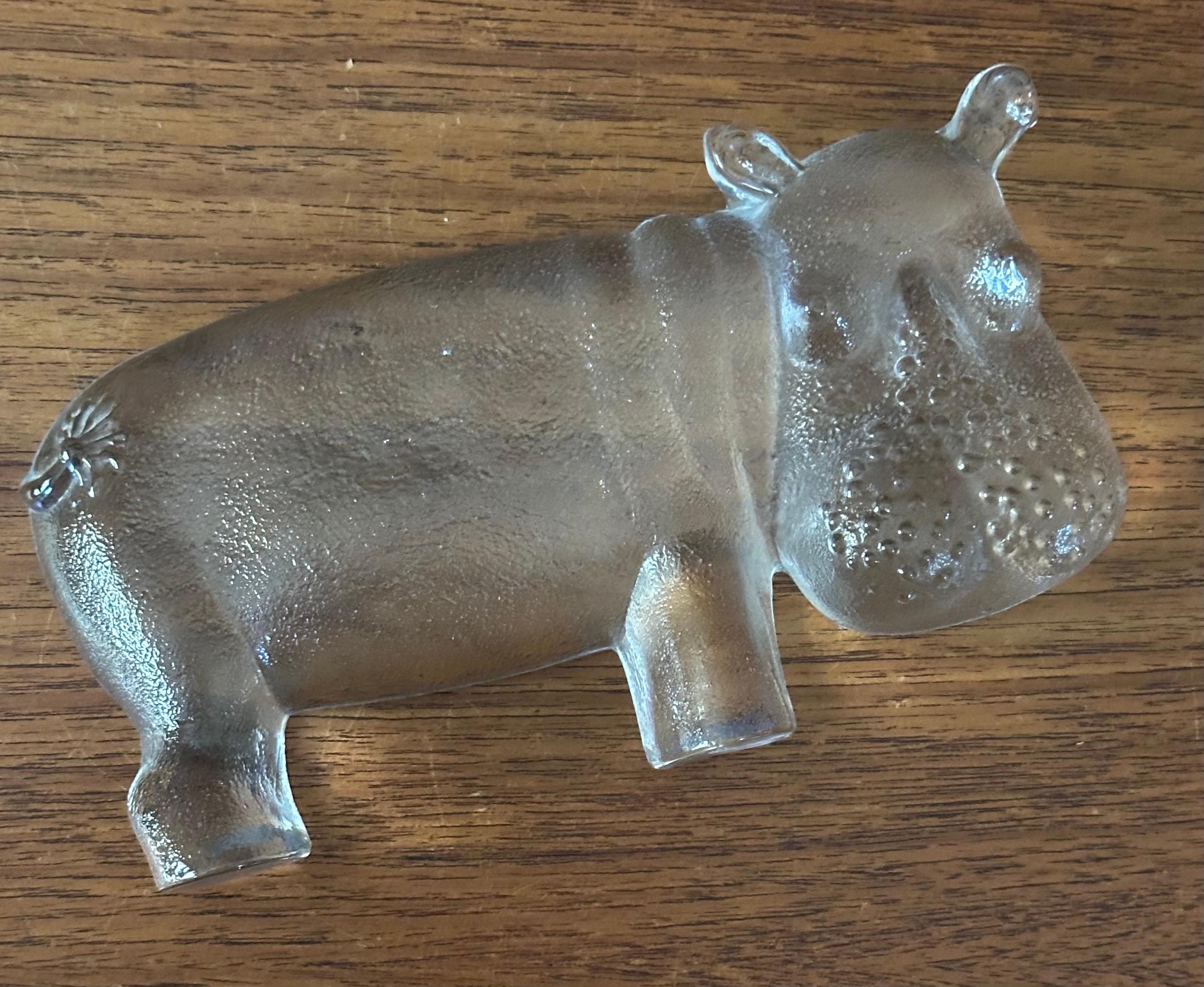 Pisapapeles/escultura grande de hipopótamo de vidrio artístico al estilo de Kosta Boda Suecia Vidrio artístico en venta