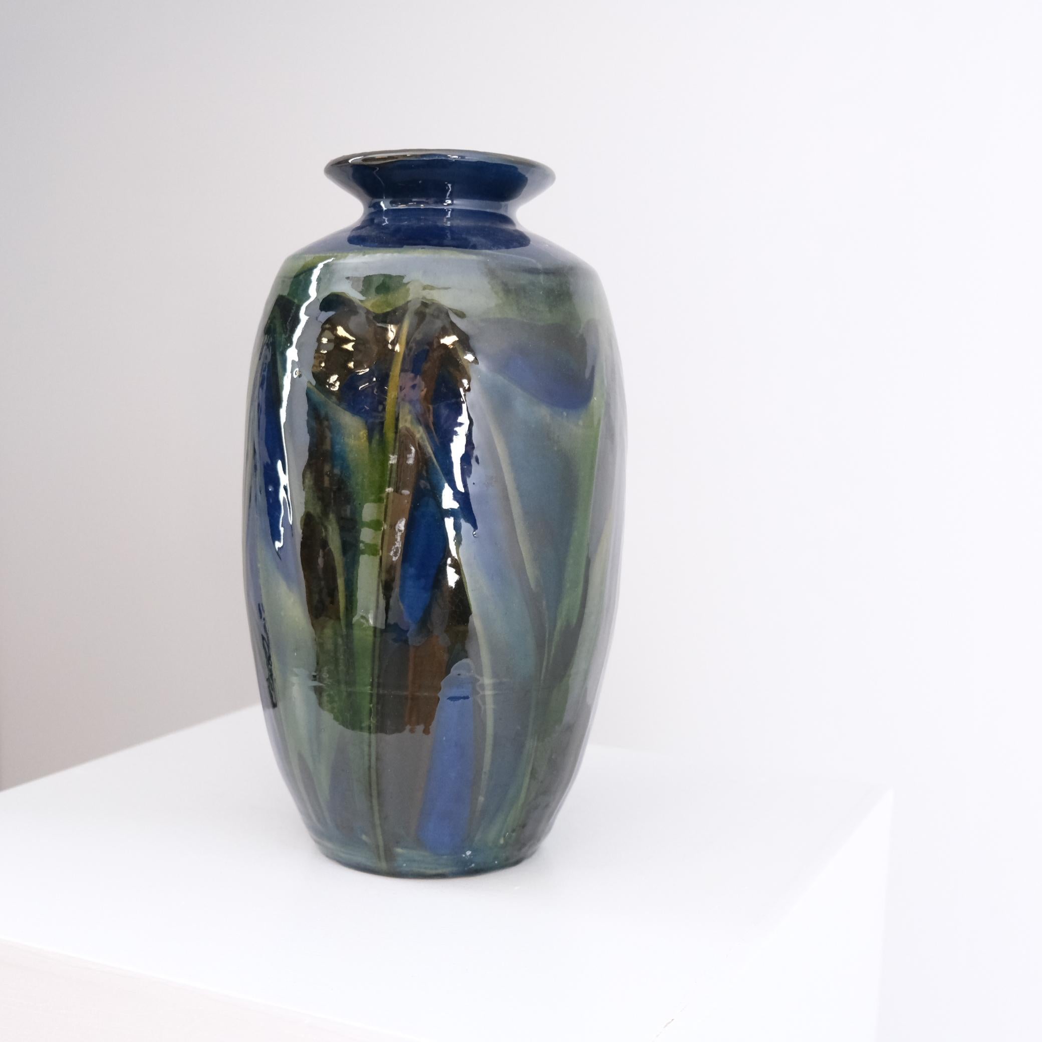 Große blau-grün glasierte Jugendstilvase von Herman Kähler, Dänemark um 1900 im Zustand „Gut“ im Angebot in Helsinki, FI
