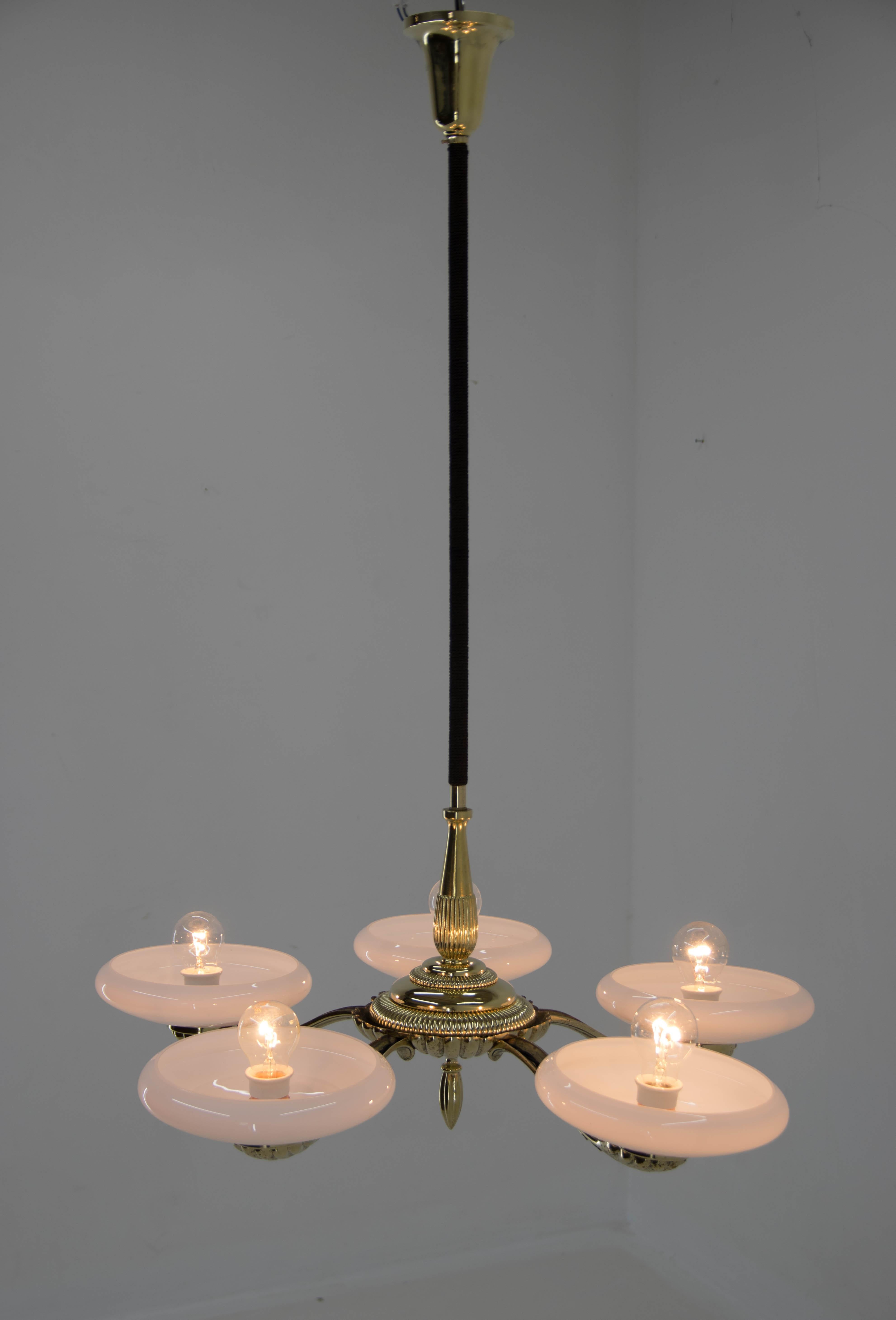 Large Art Nouveau Brass and Glass Chandelier, 1910s, Restored For Sale 1